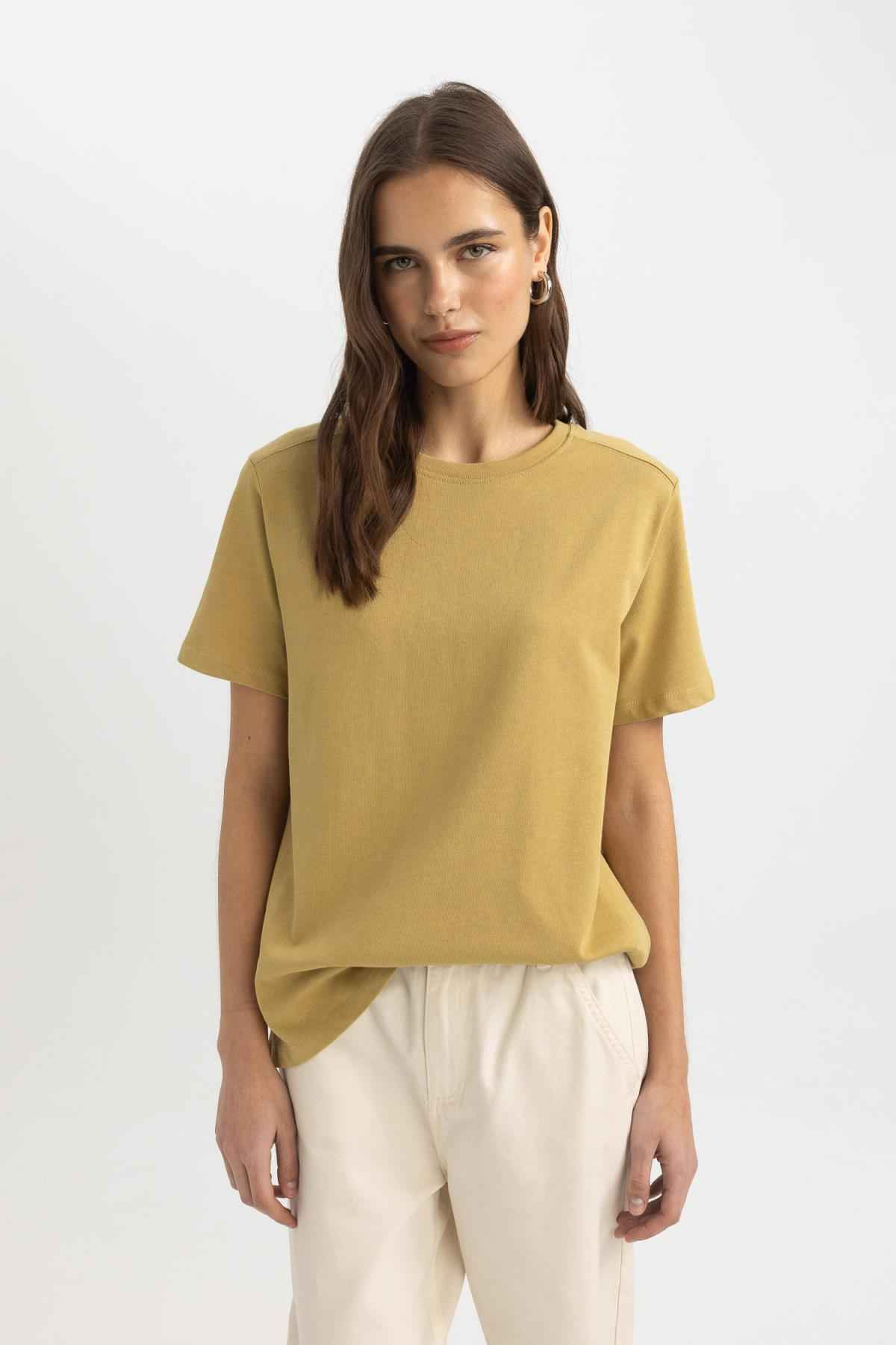 تیشرت آستین کوتاه یقه خدمه فیت معمولی