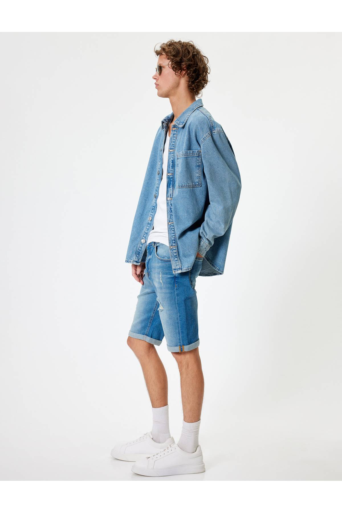 شلوارک جین باریک با دکمه کاف تاشو برمودا