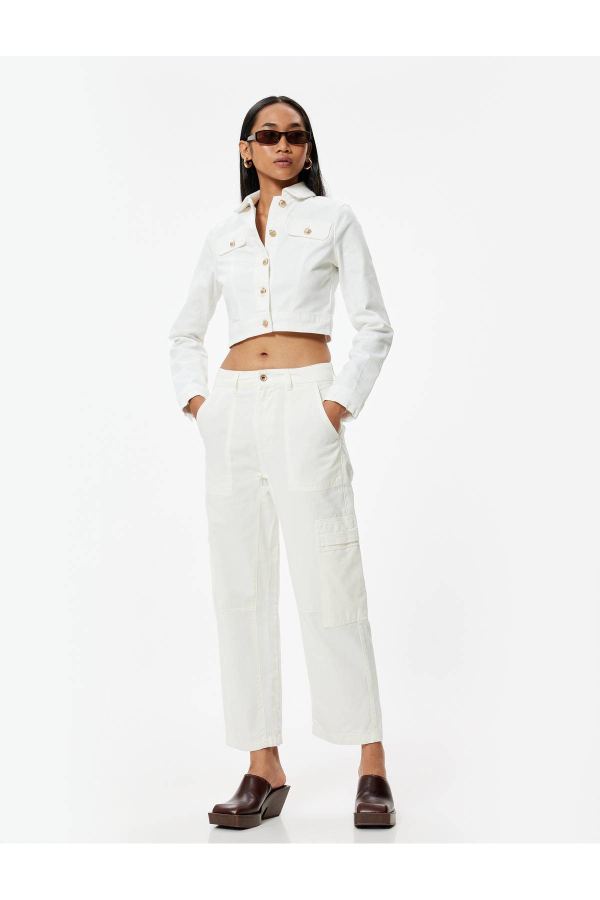 جیب شلوار جین کارگو با جزییات کمر معمولی و پا صاف پنبه ای