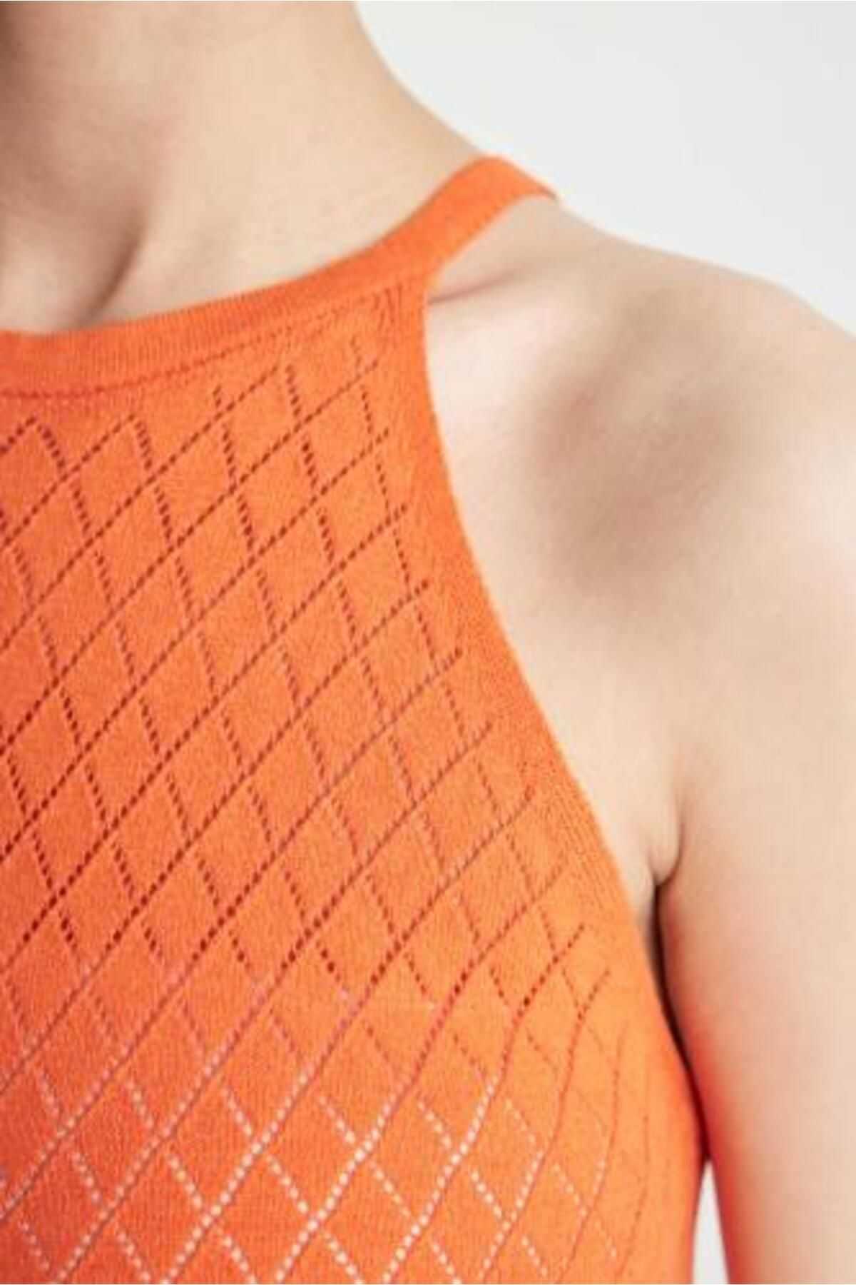 لباس یقه هالتر با تناسب معمولی