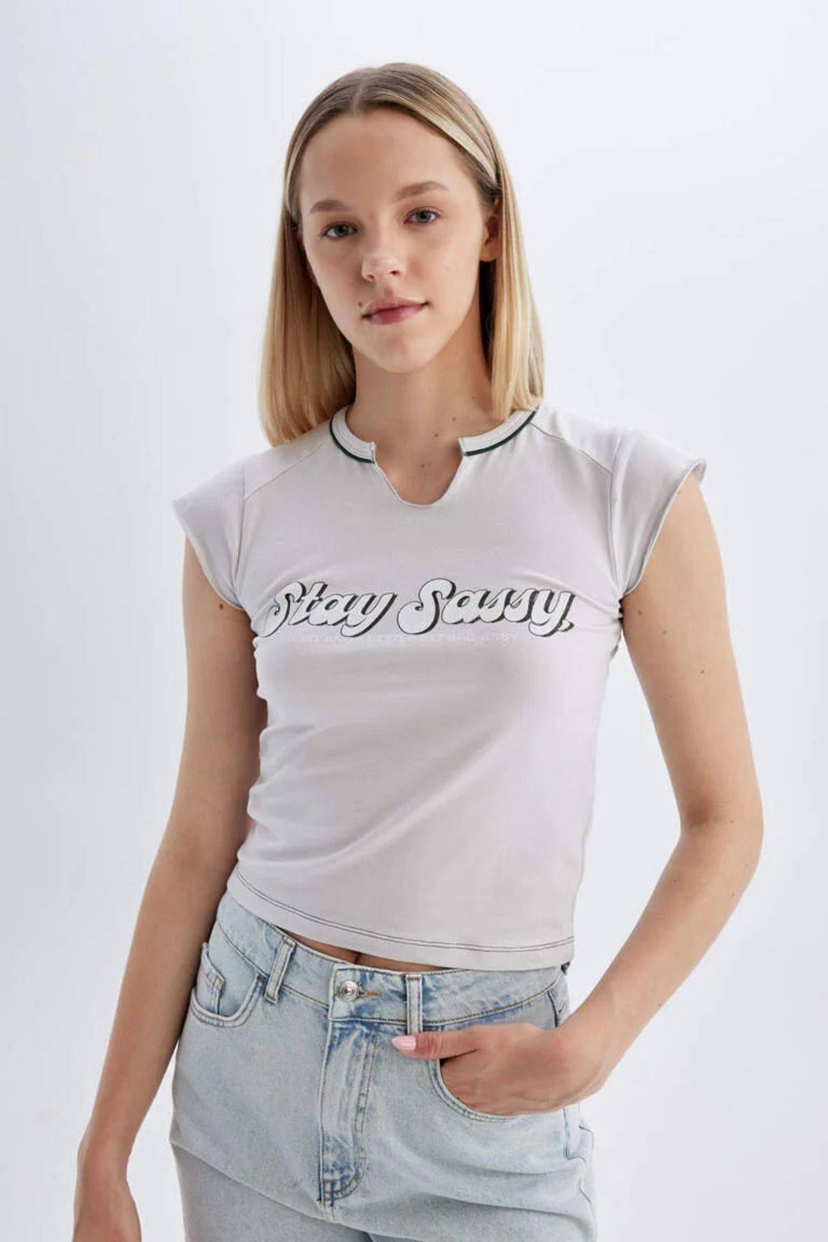 تیشرت آستین کوتاه با یقه V مناسب D3364x24sm