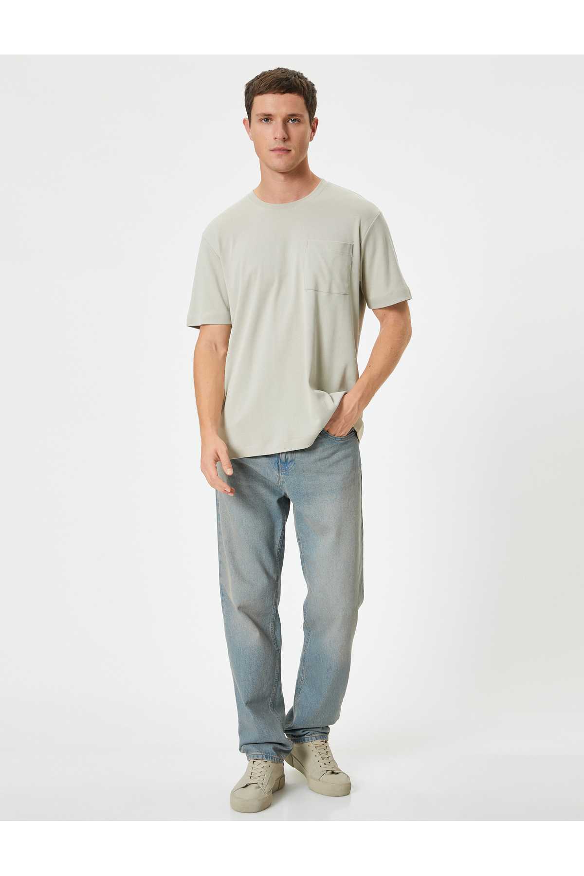 پایه تیشرت جیبی با یقه خدمه آستین کوتاه نخی