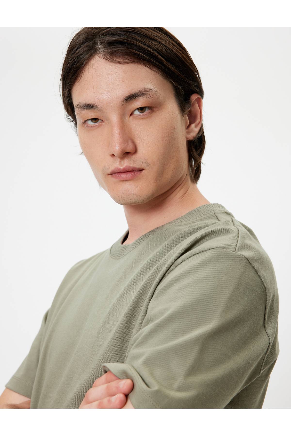 تیشرت پایه یقه خدمه آستین کوتاه نخی