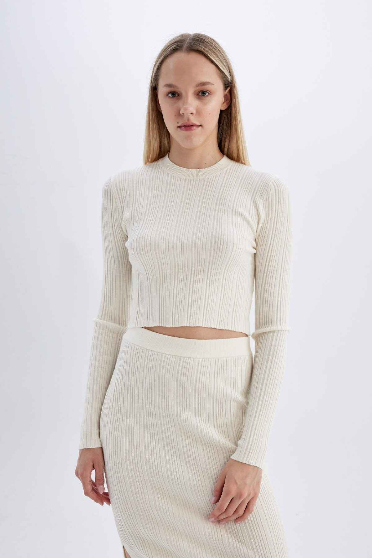 ژاکت بافتنی یقه اسلیم فیت