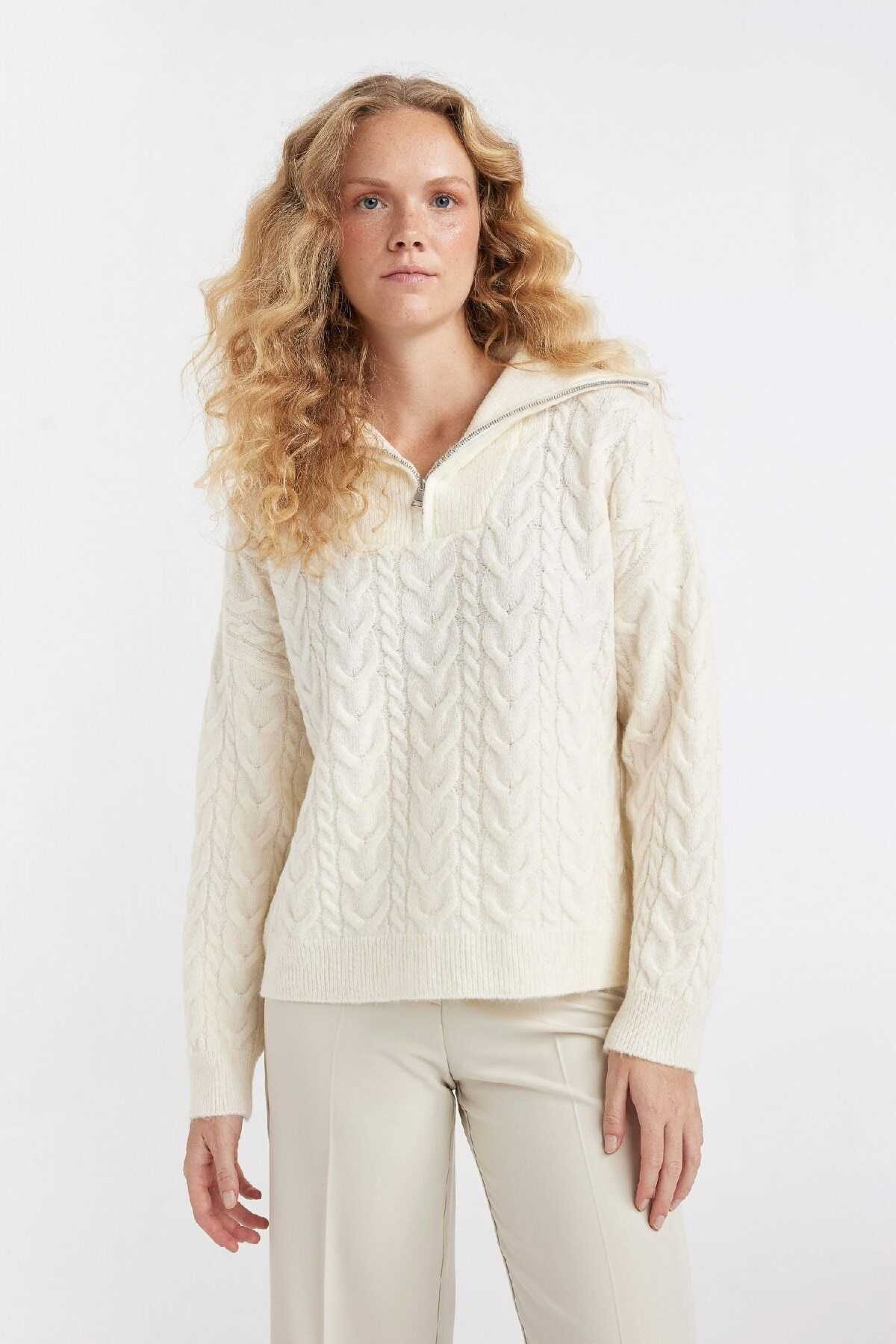 ژاکت یقه زیپی فیت سایز بزرگ