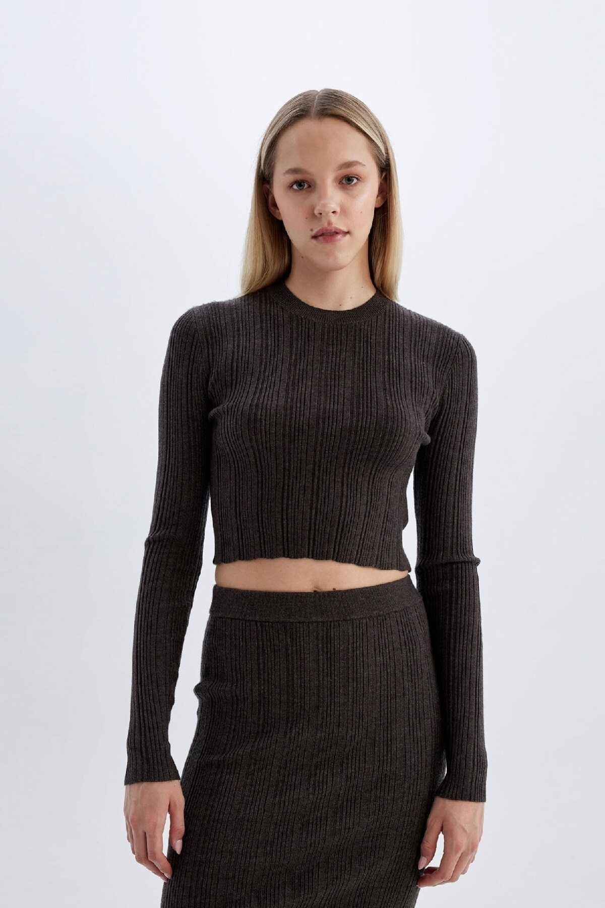 ژاکت بافتنی یقه اسلیم فیت