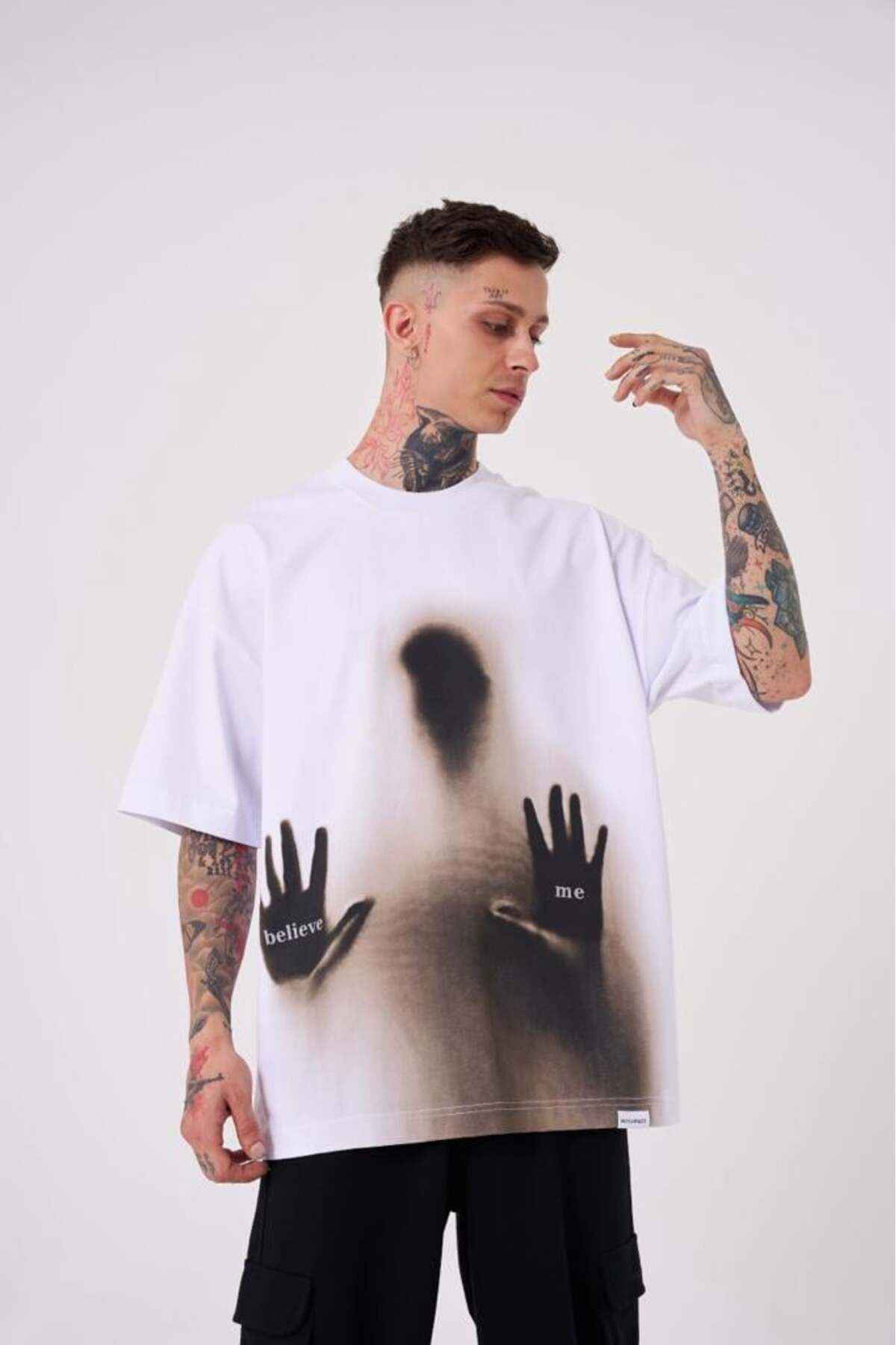 تیشرت مردانه به رنگ سبز روشن چاپ شده به نام Believe Me