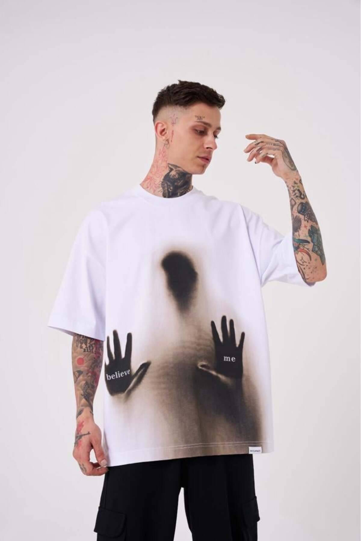 تیشرت مردانه به رنگ سبز روشن چاپ شده به نام Believe Me