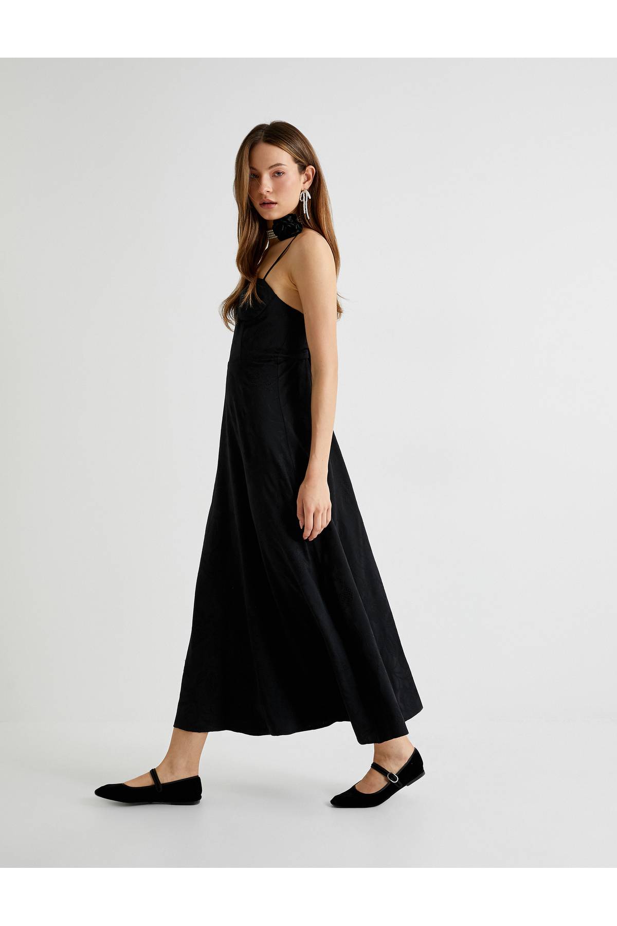 X Tuba Ünsal - لباس میدی گلدار بند نازک با آستر با جزئیات پاپیون در پشت