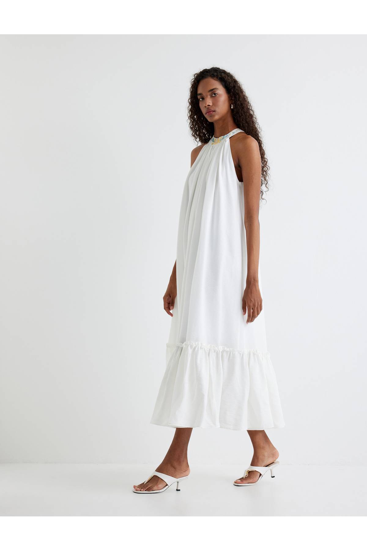 لباس یقه بلند هولتر با منجوق خط دار با جزئیات خط دار