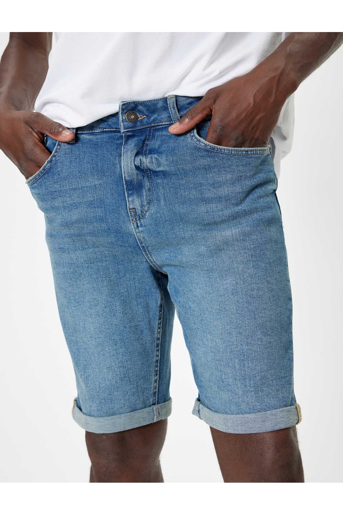 جیب دکمه ای شلوارک جین برمودا باریک با جزئیات