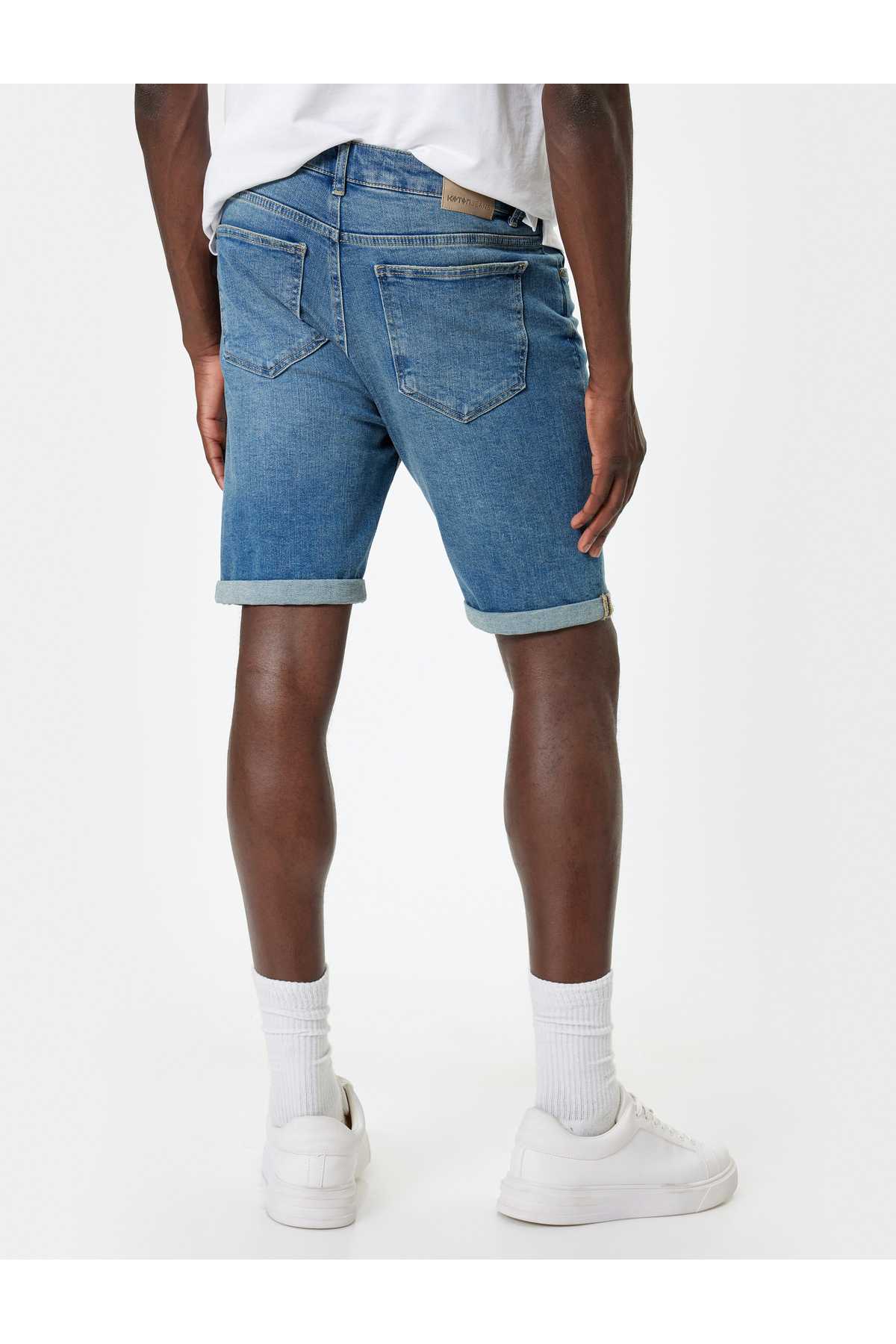 جیب دکمه ای شلوارک جین برمودا باریک با جزئیات