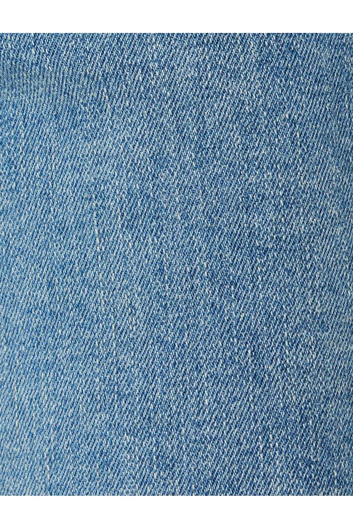 جیب دکمه ای شلوارک جین برمودا باریک با جزئیات