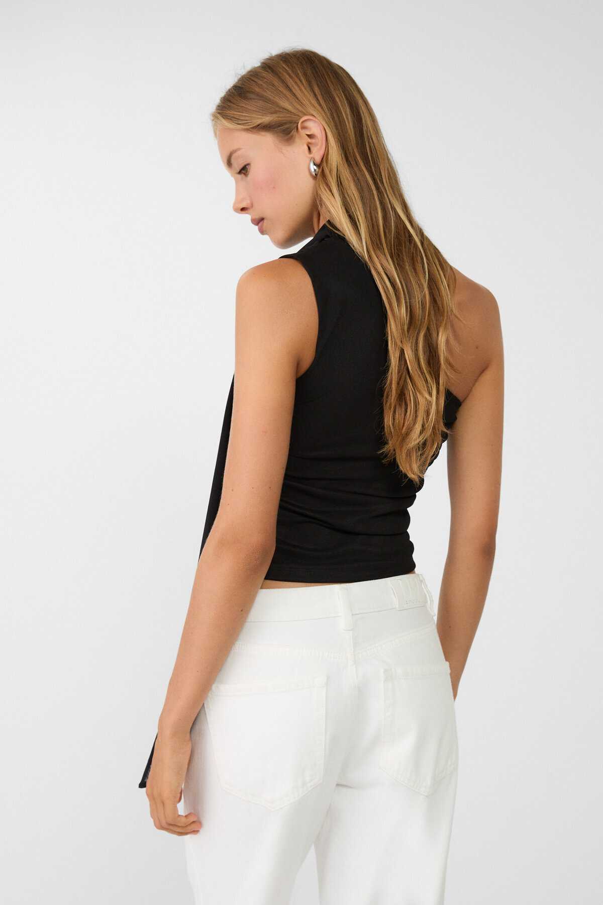 توپ لاله نامتقارن با روسری