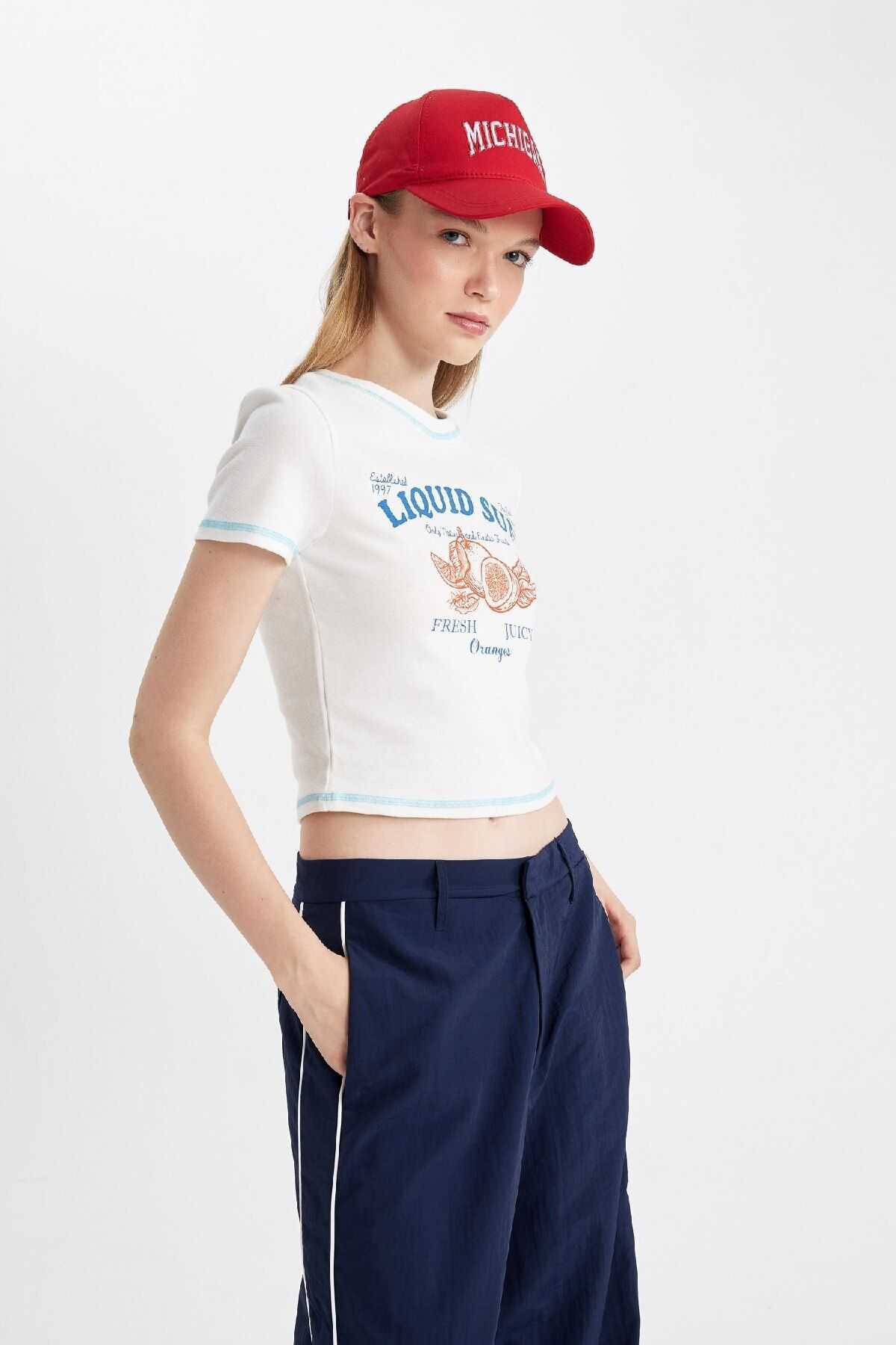 تیشرت آستین کوتاه آجدار چاپ شده با یقه خدمه خنک