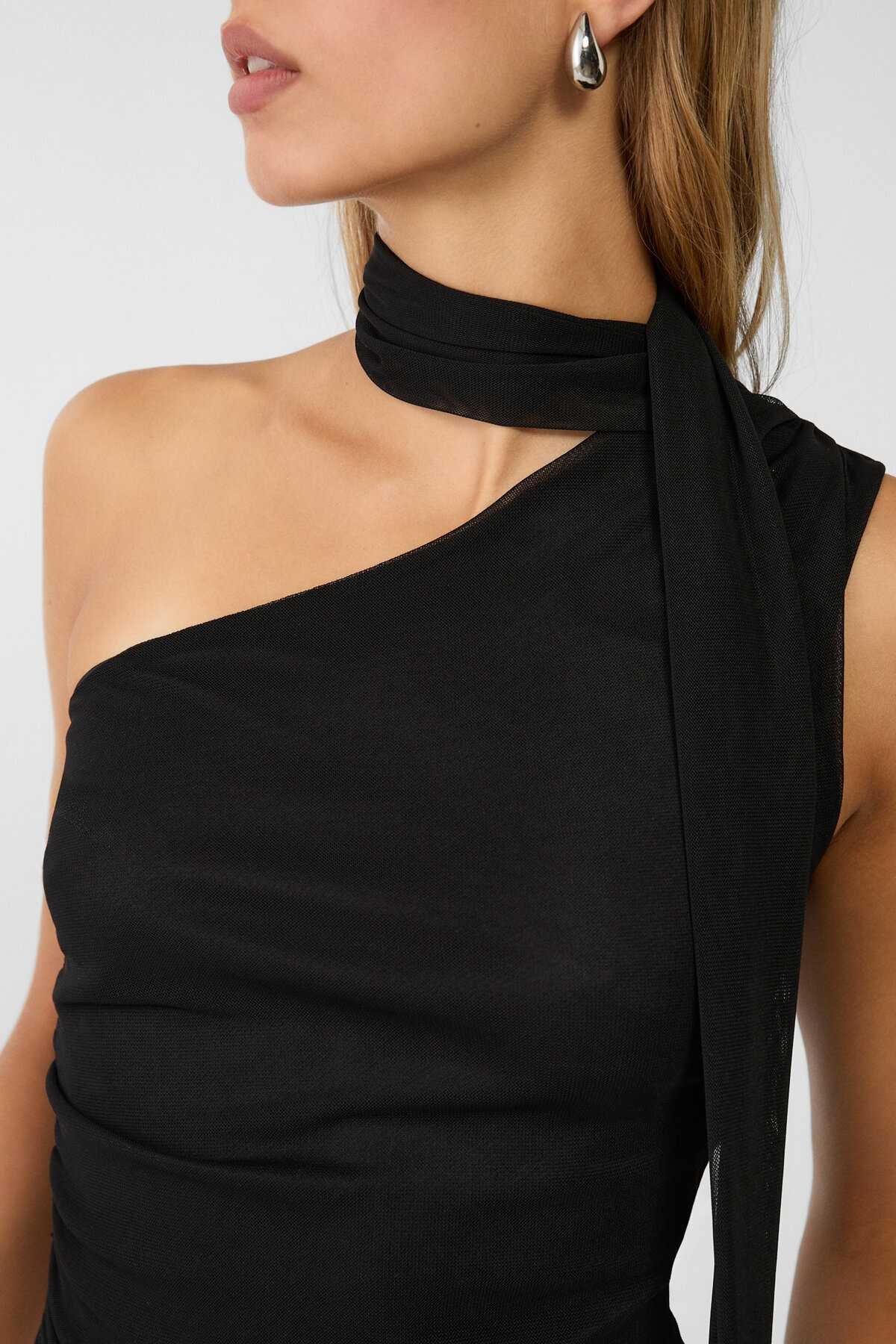 توپ لاله نامتقارن با روسری