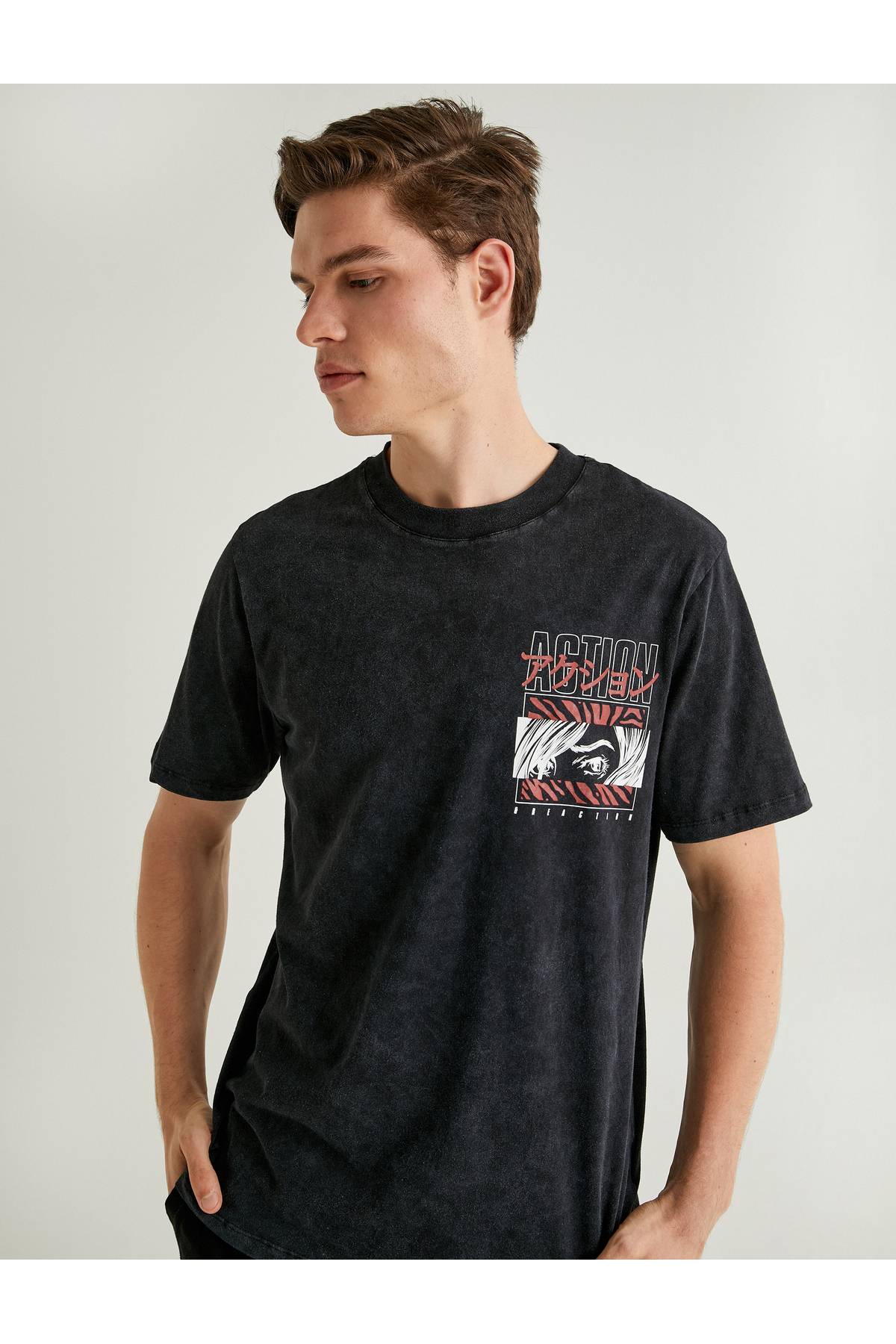 تیشرت آستین کوتاه یقه نخی چاپ شده