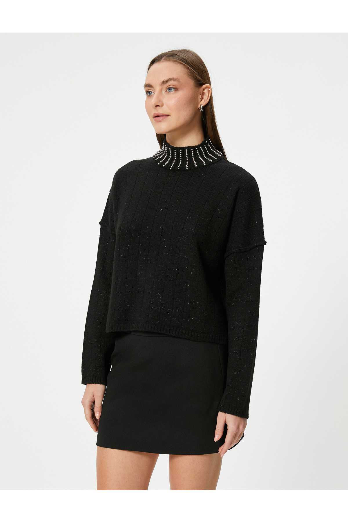 ژاکت بافتنی یقهبند با جزئیات منجوق