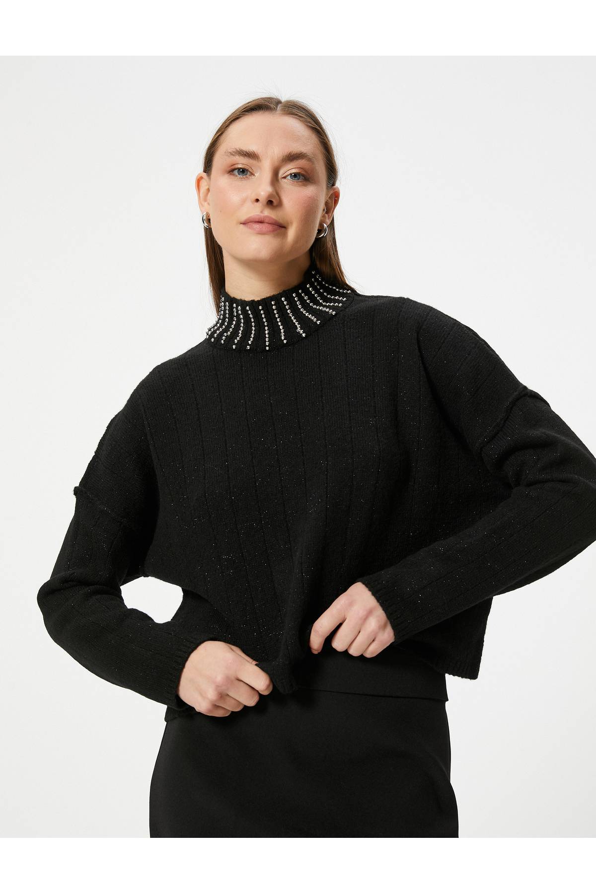 ژاکت بافتنی یقهبند با جزئیات منجوق