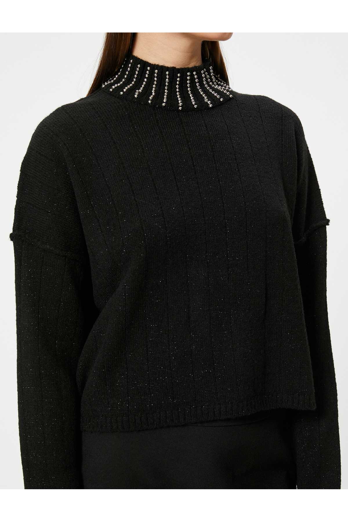 ژاکت بافتنی یقهبند با جزئیات منجوق