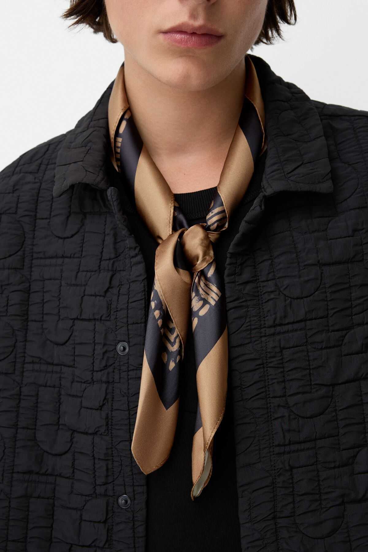 روسری طرح دار