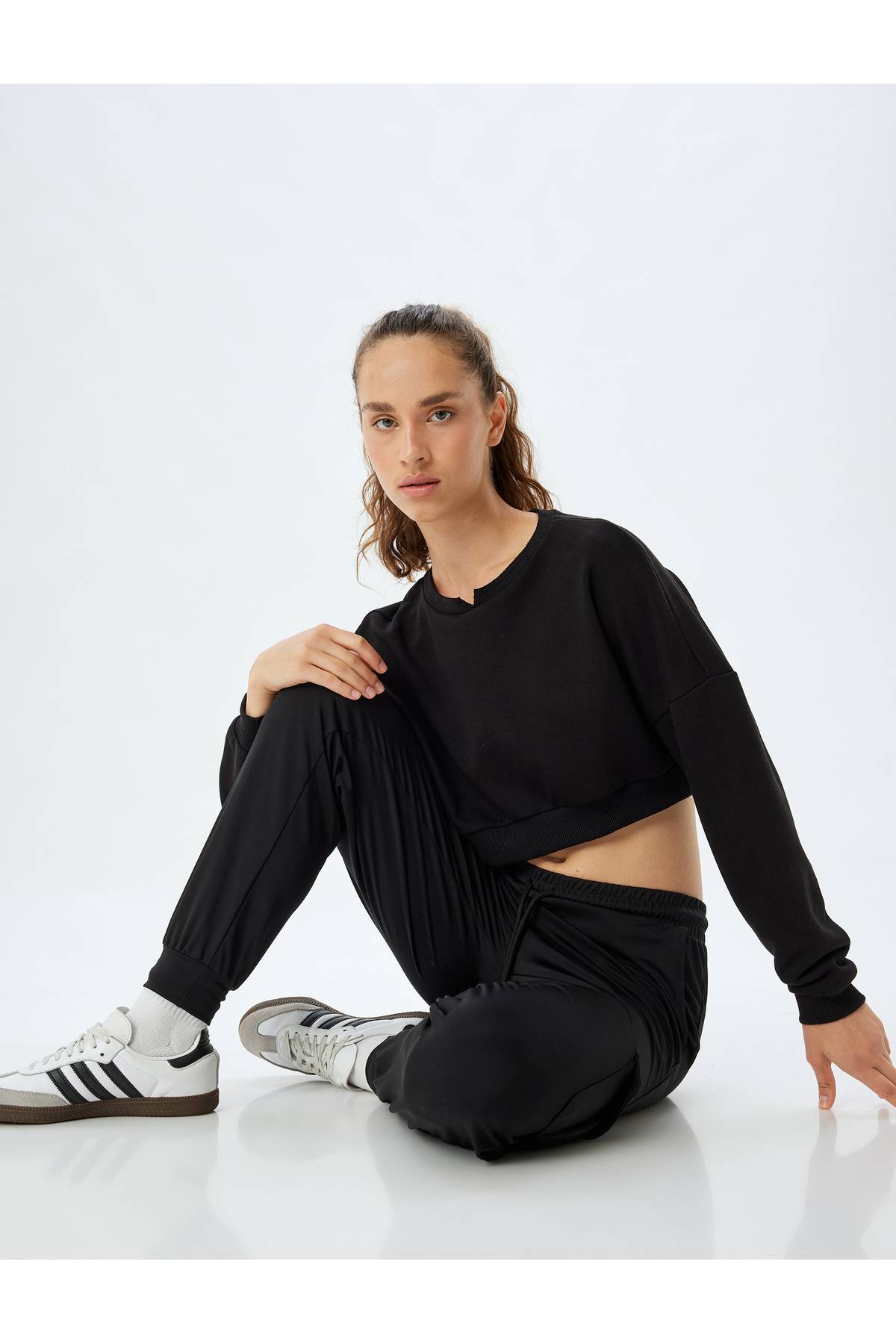 شلوار ورزشی Jogger با بند بند دار تا جیب با جزئیات گشاد