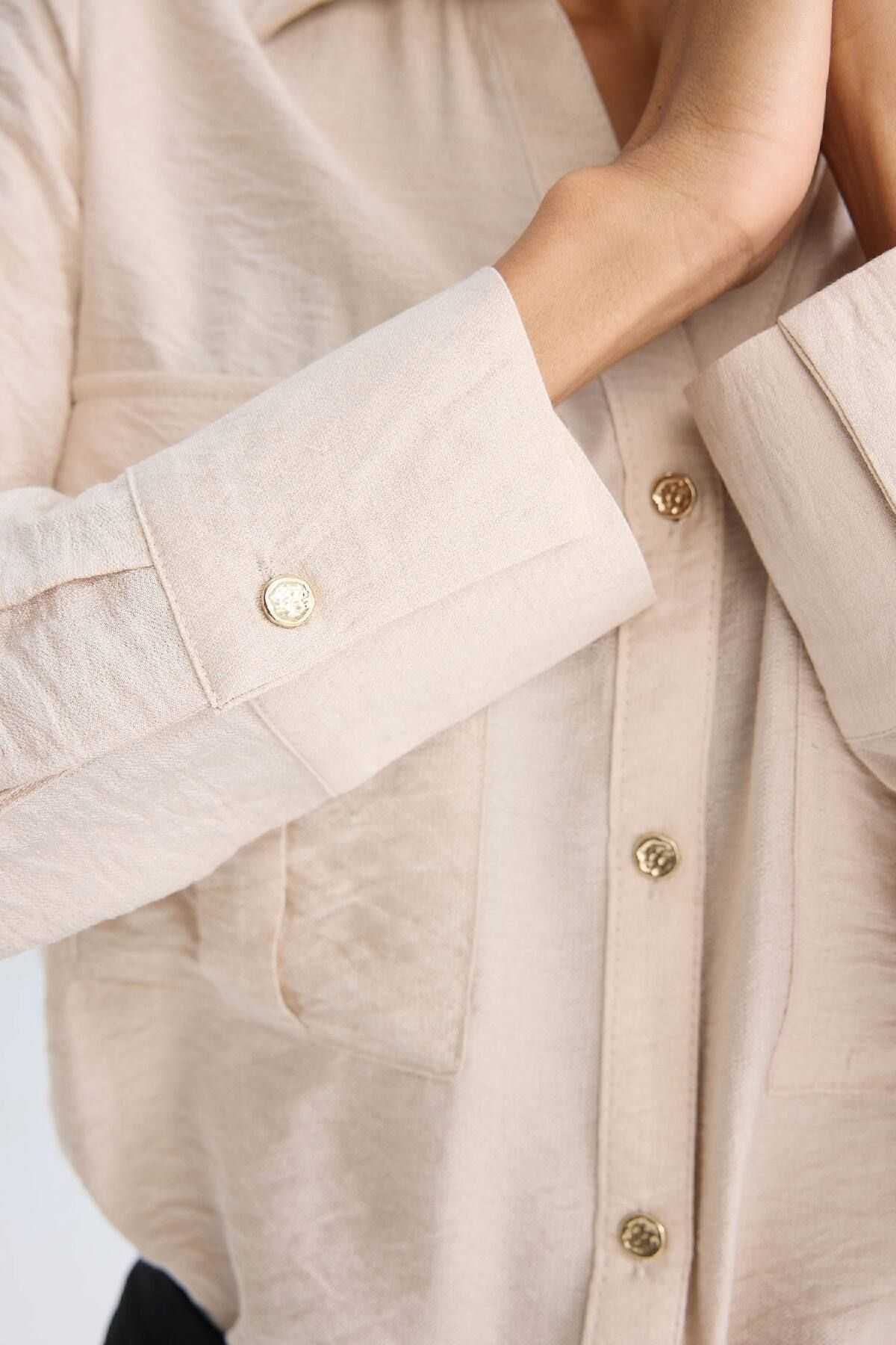 یقه پیراهن بزرگ ساده ساده دو جیب پیراهن ویسکوز D4739ax24au