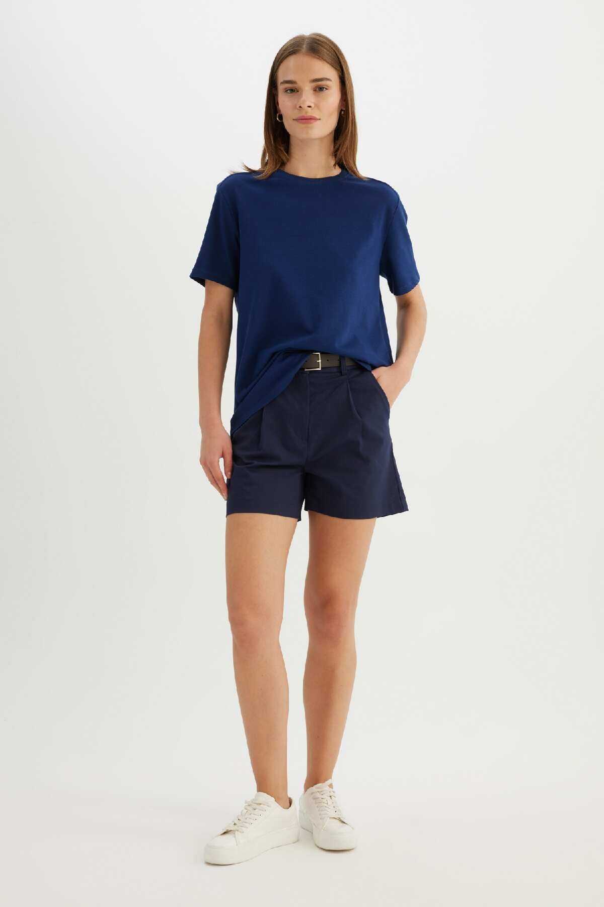 تیشرت آستین کوتاه یقه پریمیوم با تناسب معمولی