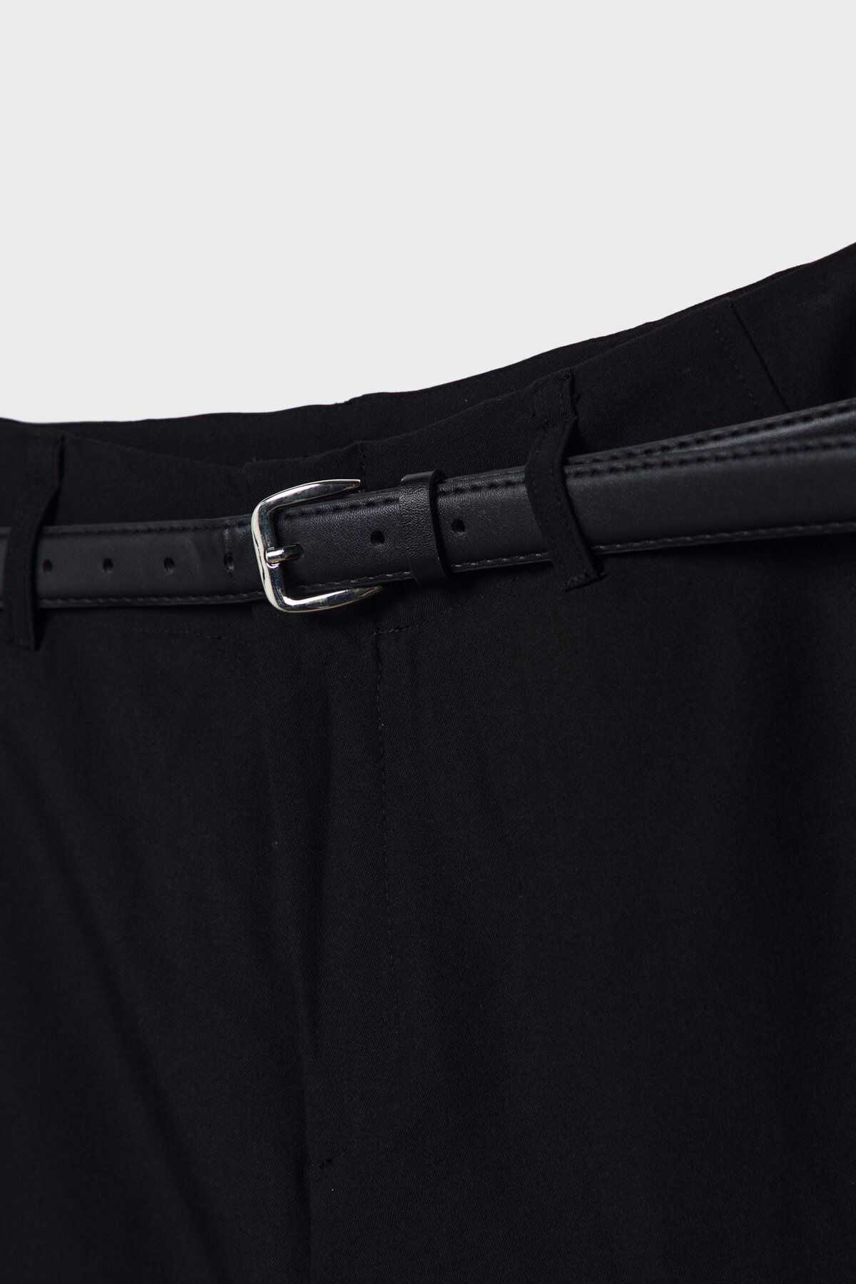 شلوار پارچه ای با کمربند و روان