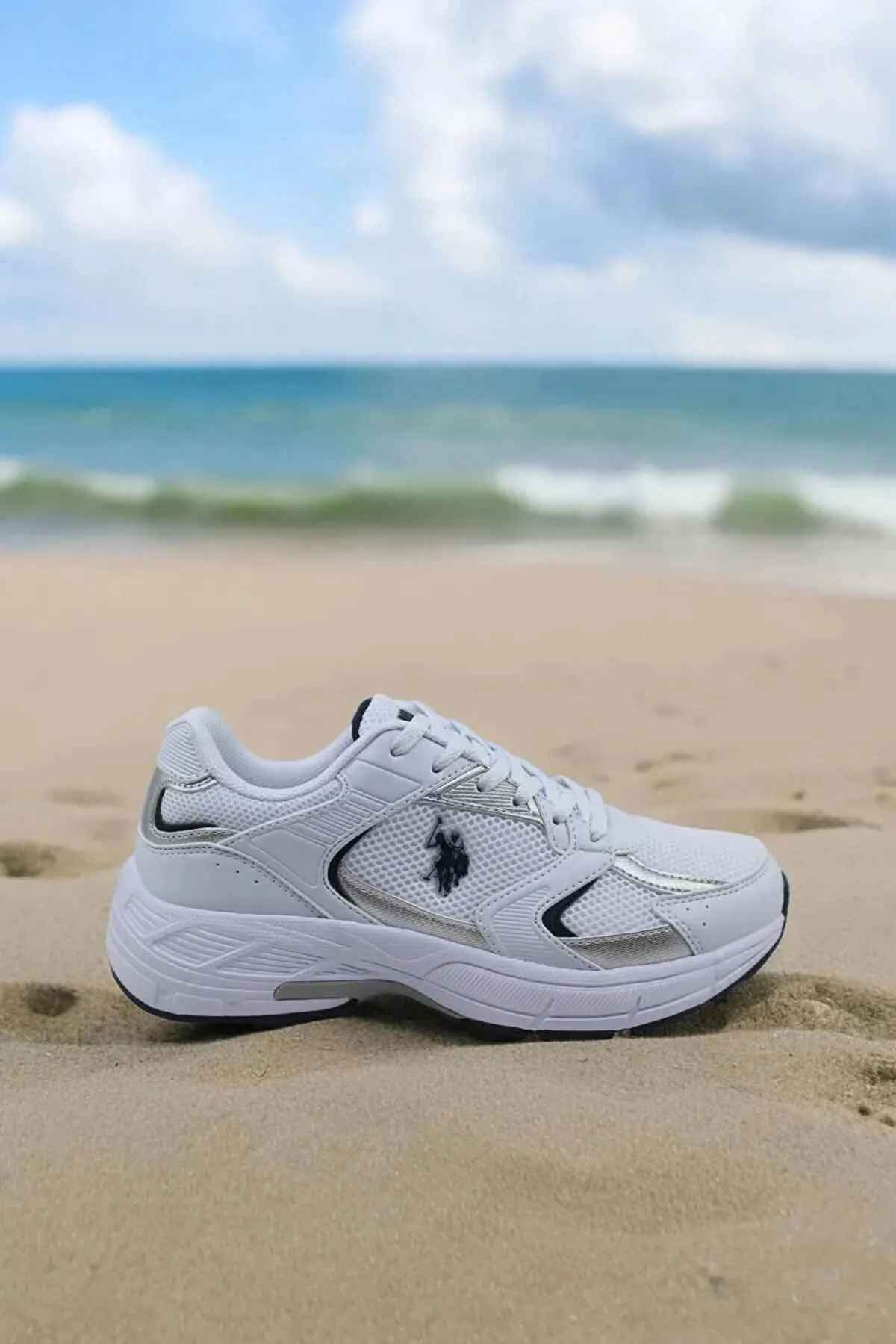 کفش ورزشی زنانه سفید