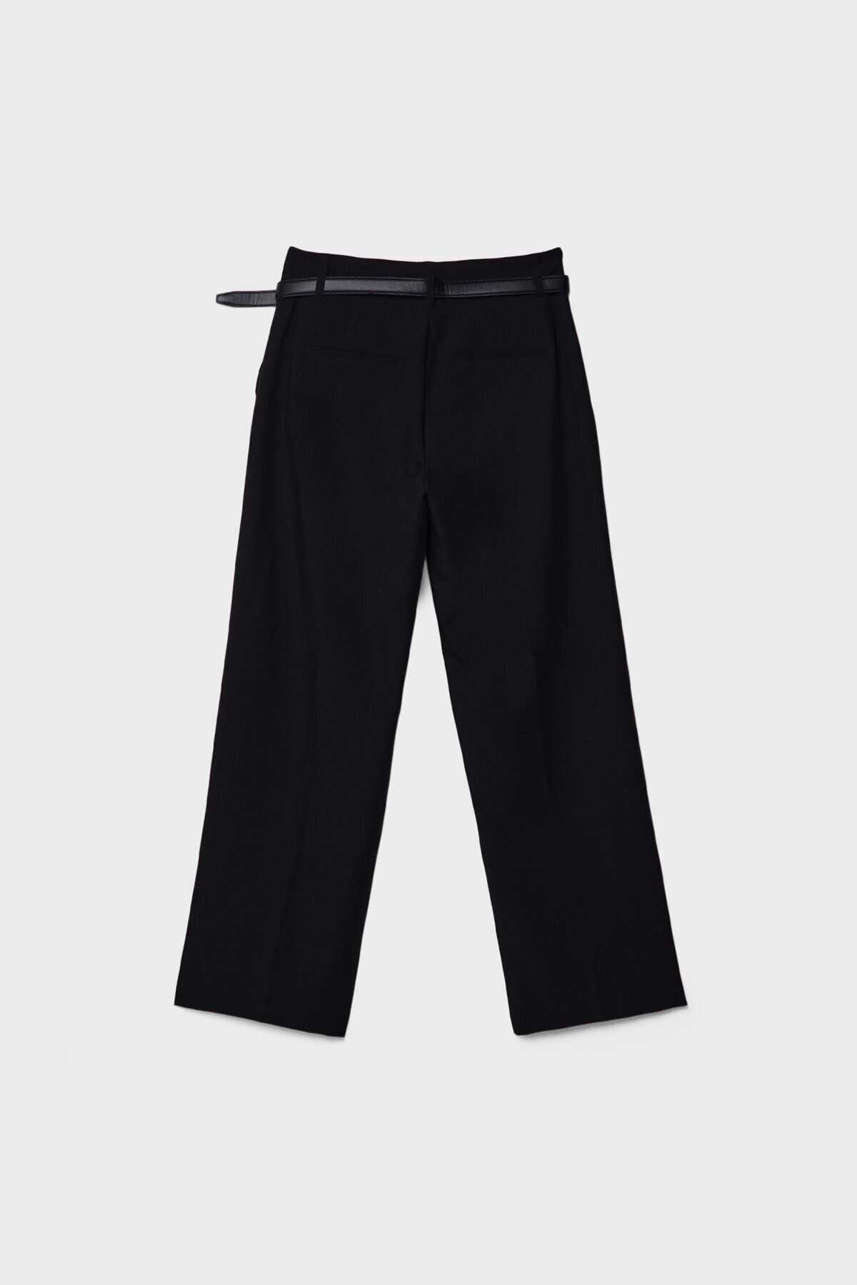 شلوار پارچه ای با کمربند و روان