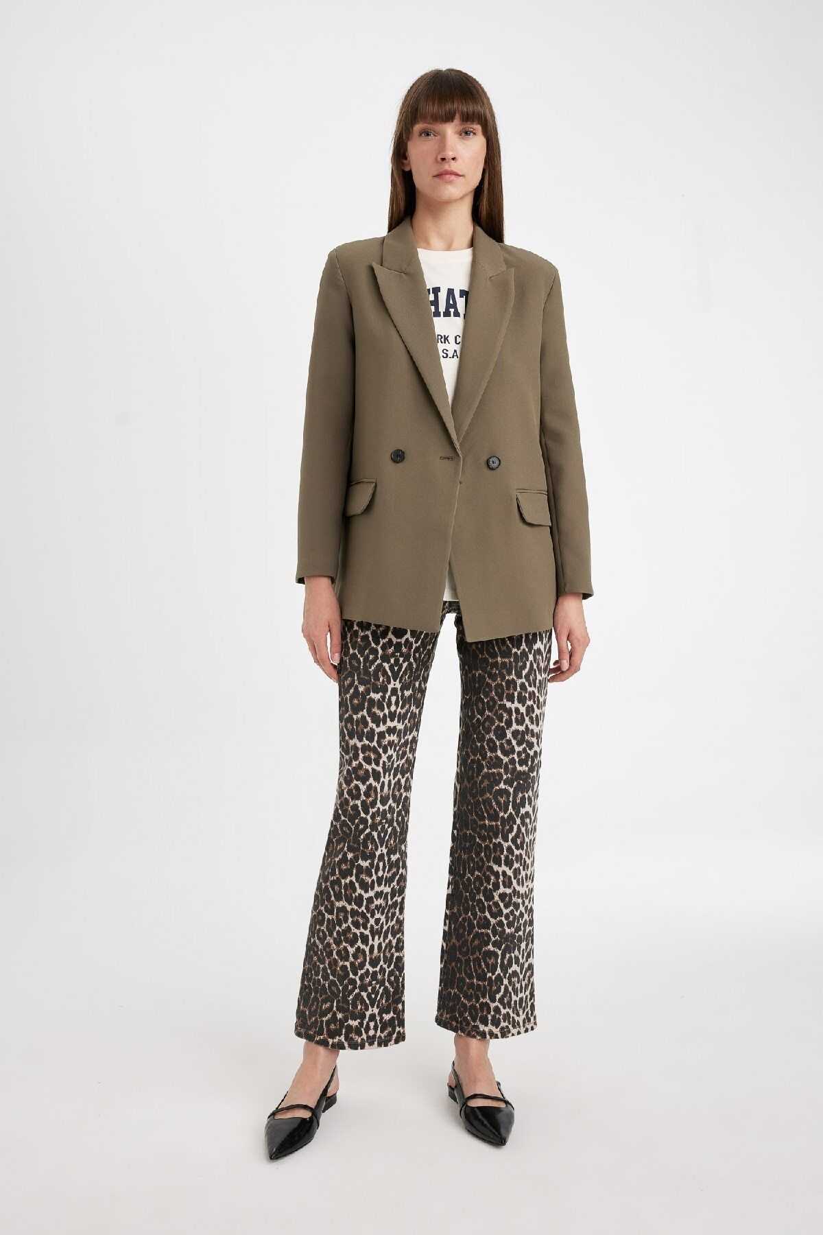 ژاکت پهن سایز یقه دکمه دار ساده کت ساده C2457ax24au