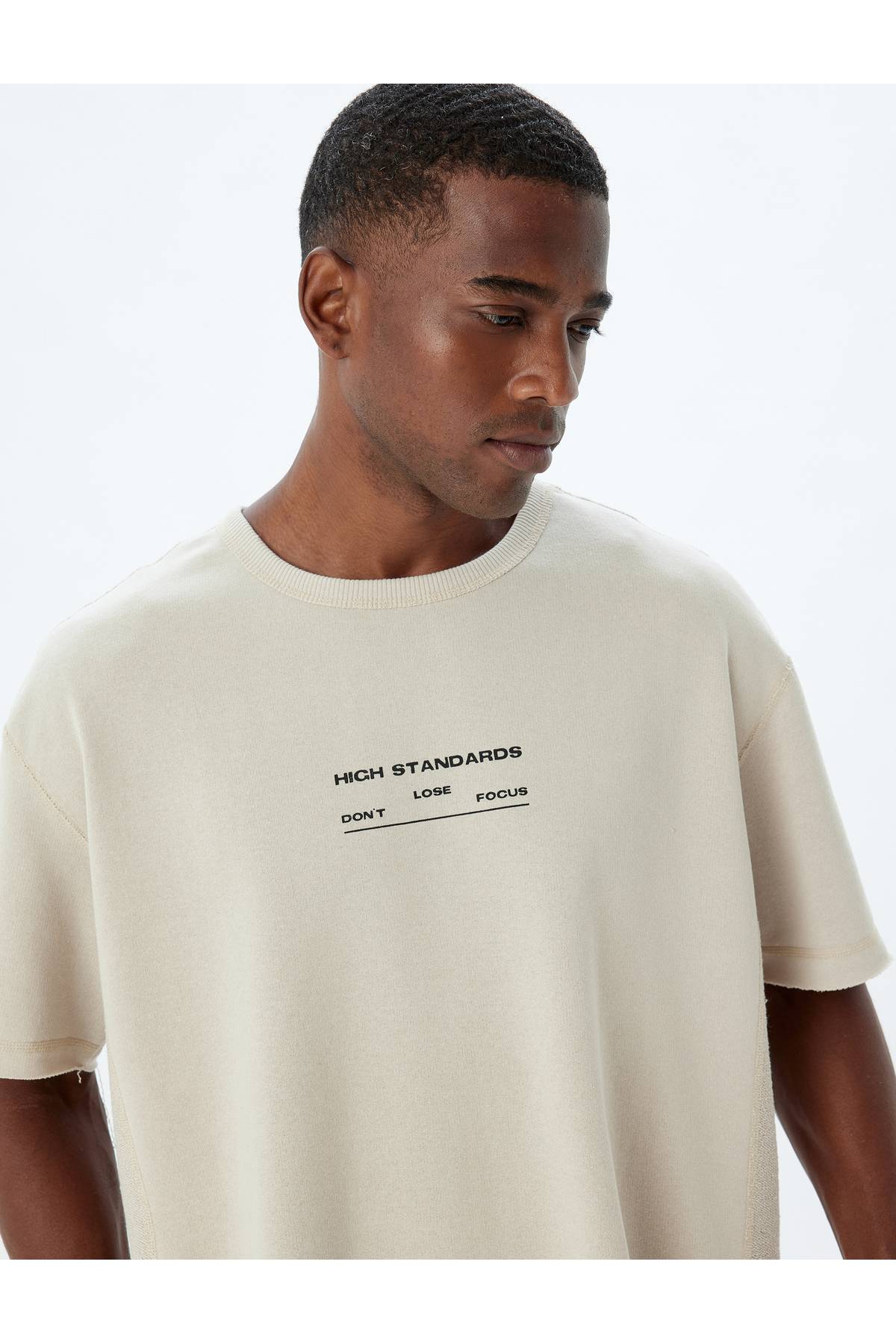 تیشرت با شعار چاپ شده با یقه خدمه آستین کوتاه ترکیب پنبه ای