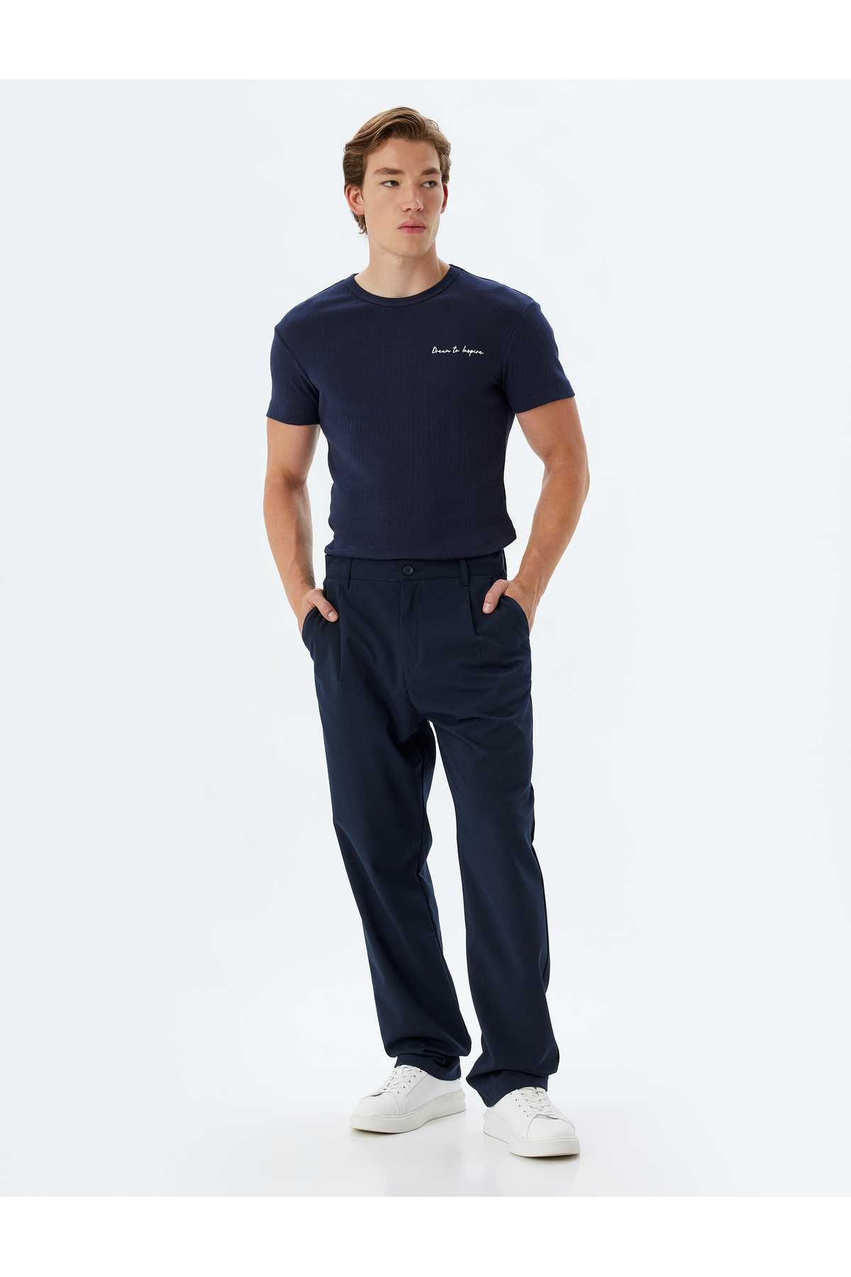 طرح تیشرت با یقه آستین کوتاه نخی چاپ شده با طرح اسلیم فیت