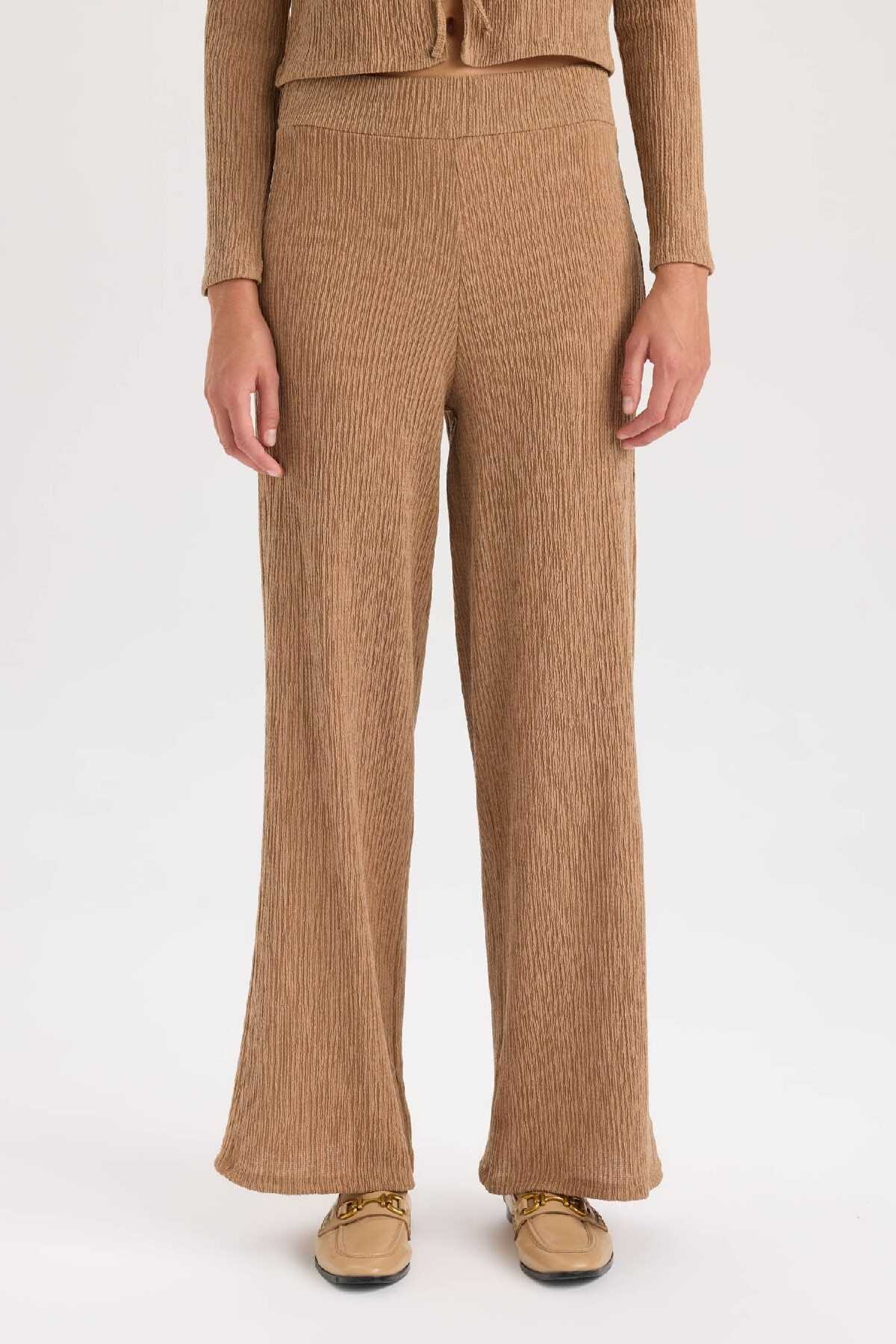 شلوار گشاد ساق گشاد با کمر منعطف پایه چروک راست