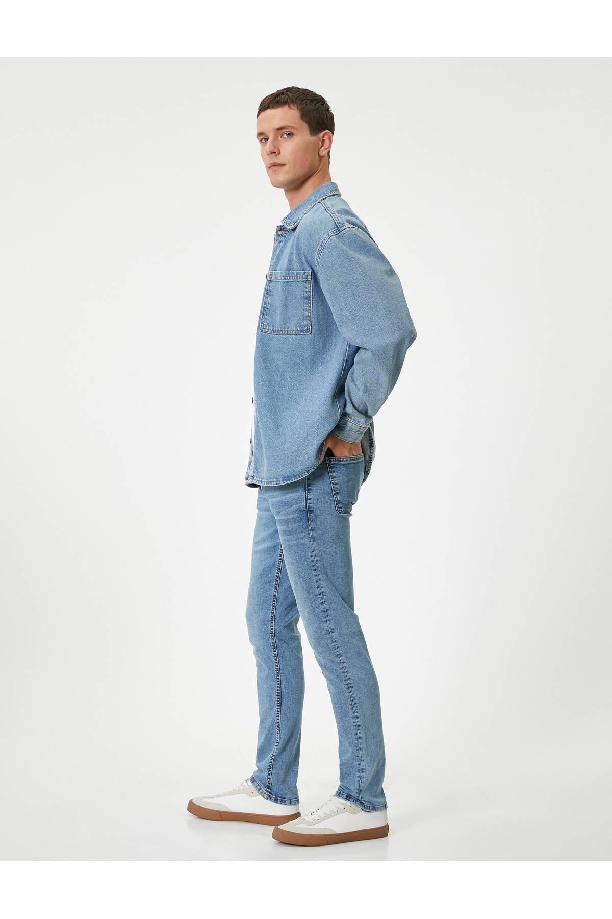 جین استاندارد کمر باریک دکمه دار - Brad Jean