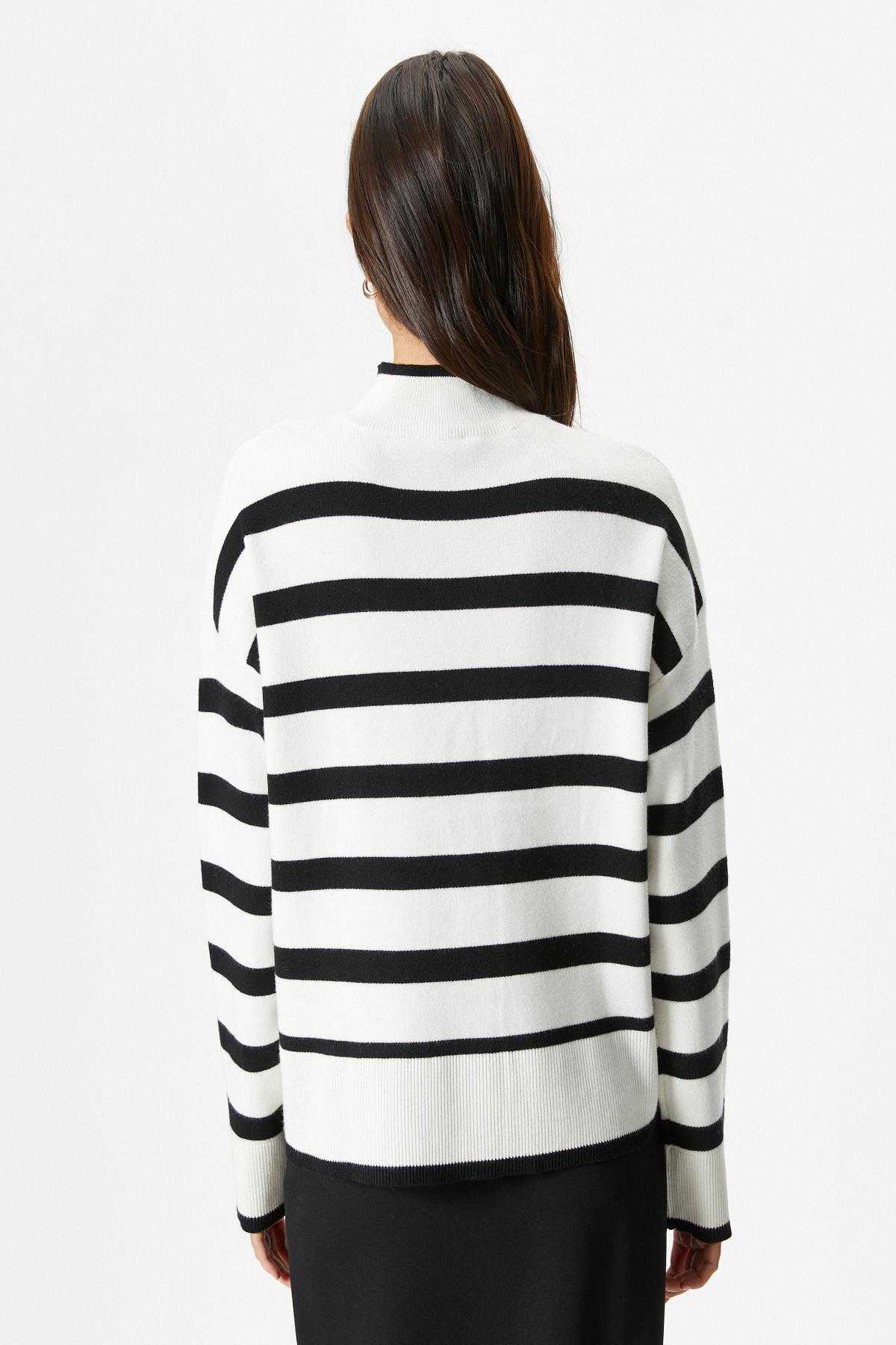 ژاکت بافتنی بزرگ نیم یقه