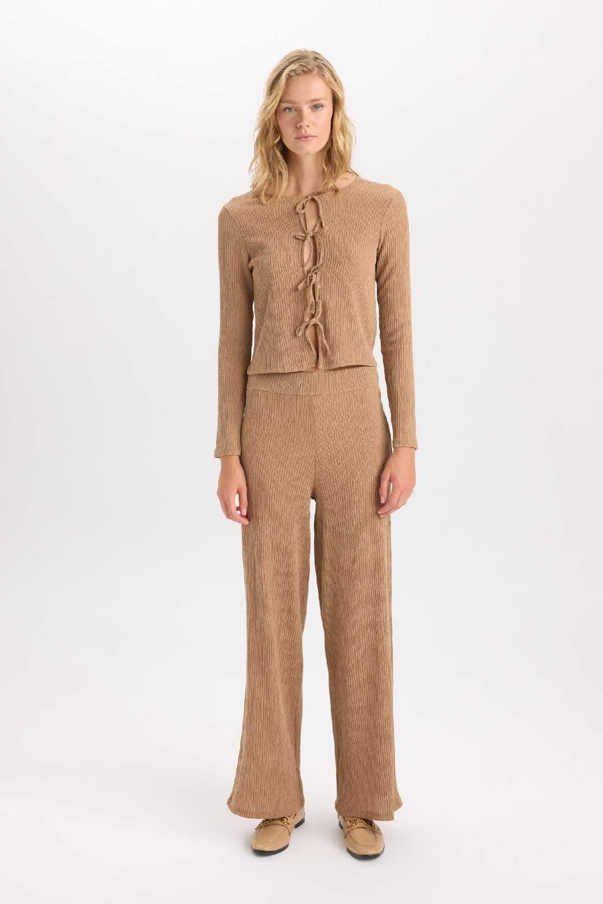 شلوار گشاد ساق گشاد با کمر منعطف پایه چروک راست