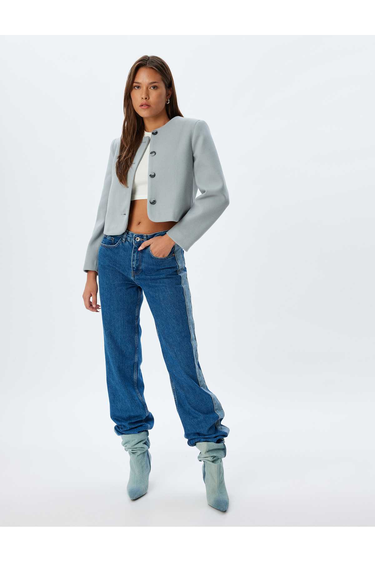 ژاکت کراپ بدون یقه دکمه دار آستین بلند
