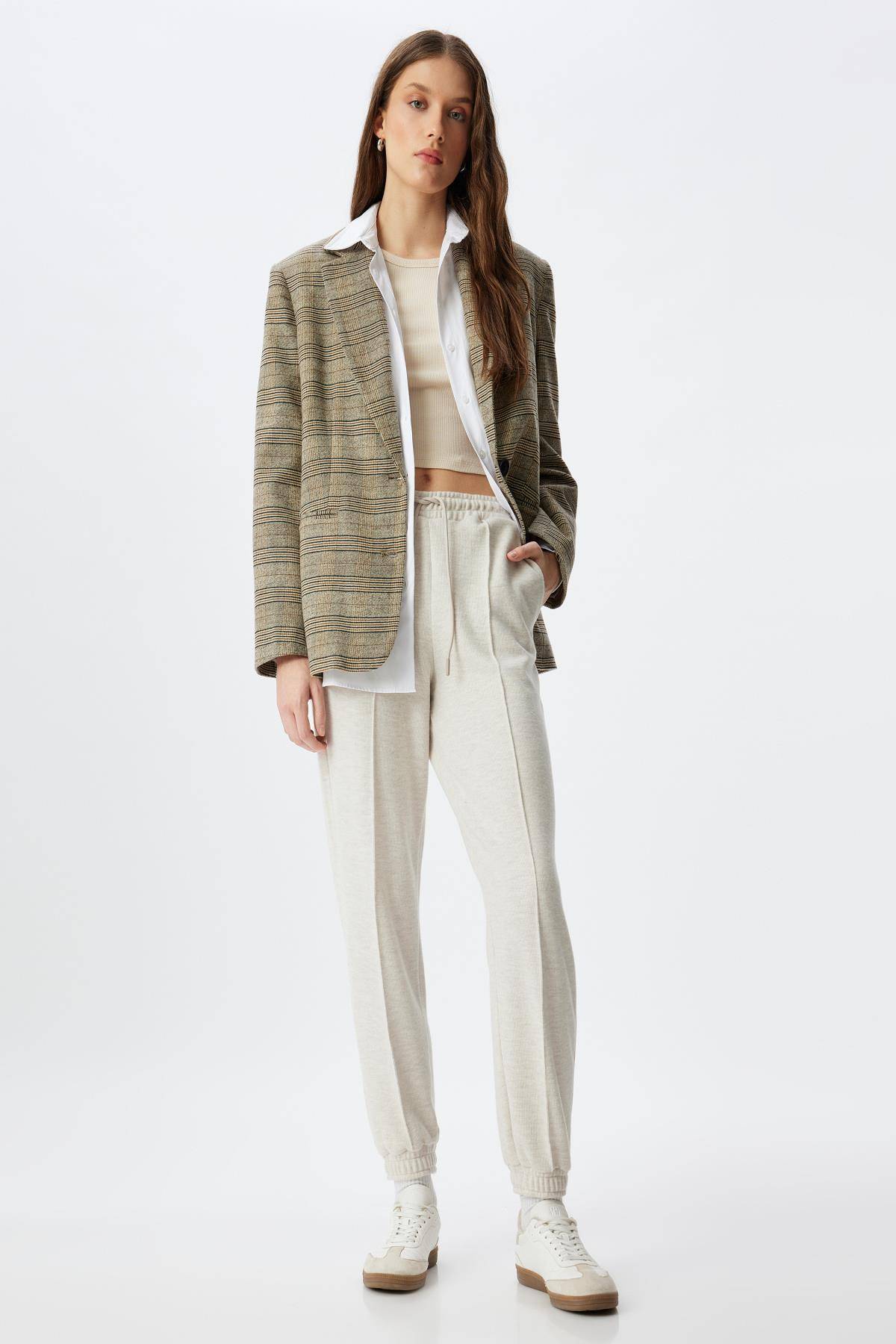 شلوار ورزشی جوگر با جیب آجدار کمر بسته