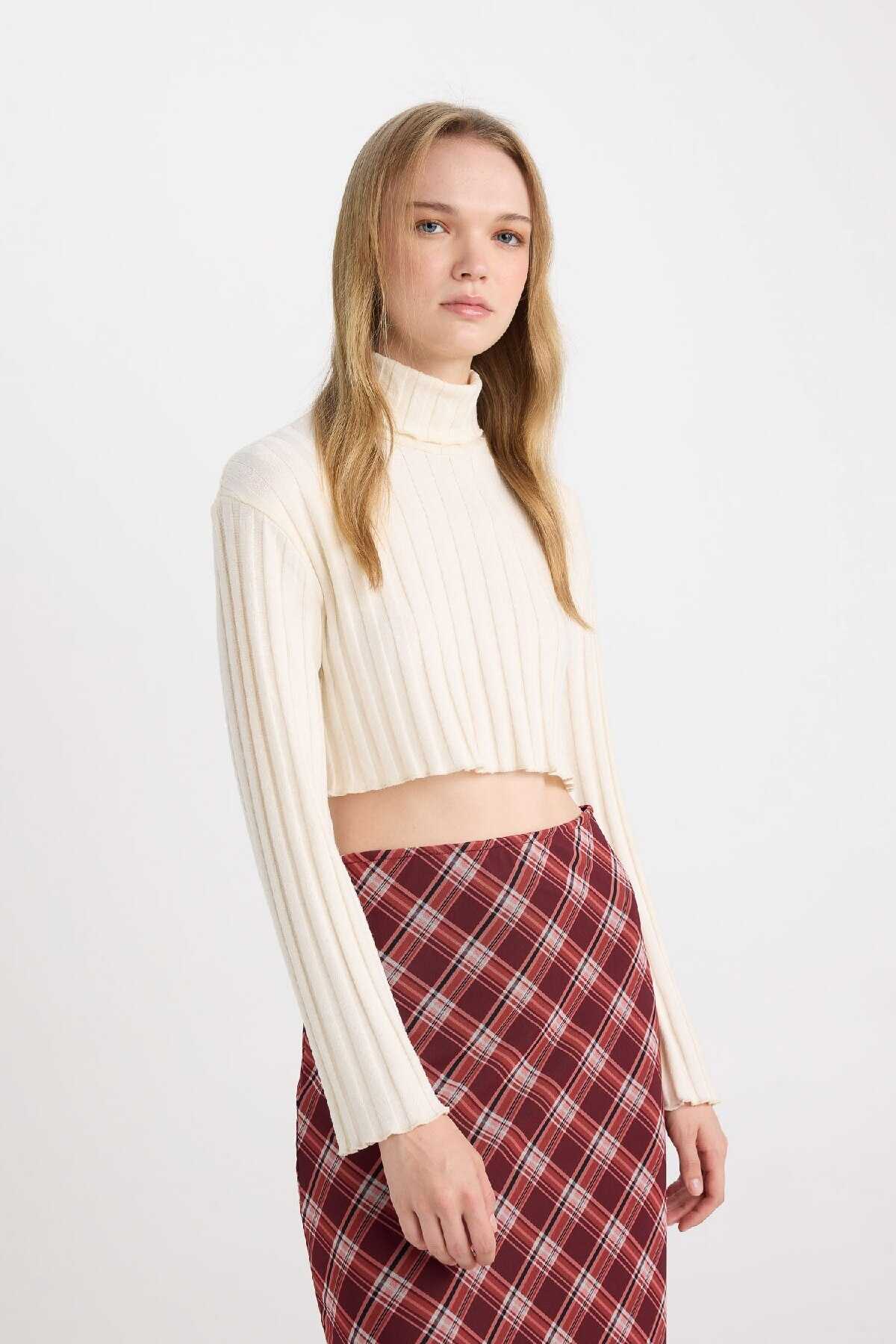 تیشرت آستین بلند یقه دار ساده مدل لباس مجلسی ساده E1673AX24WN