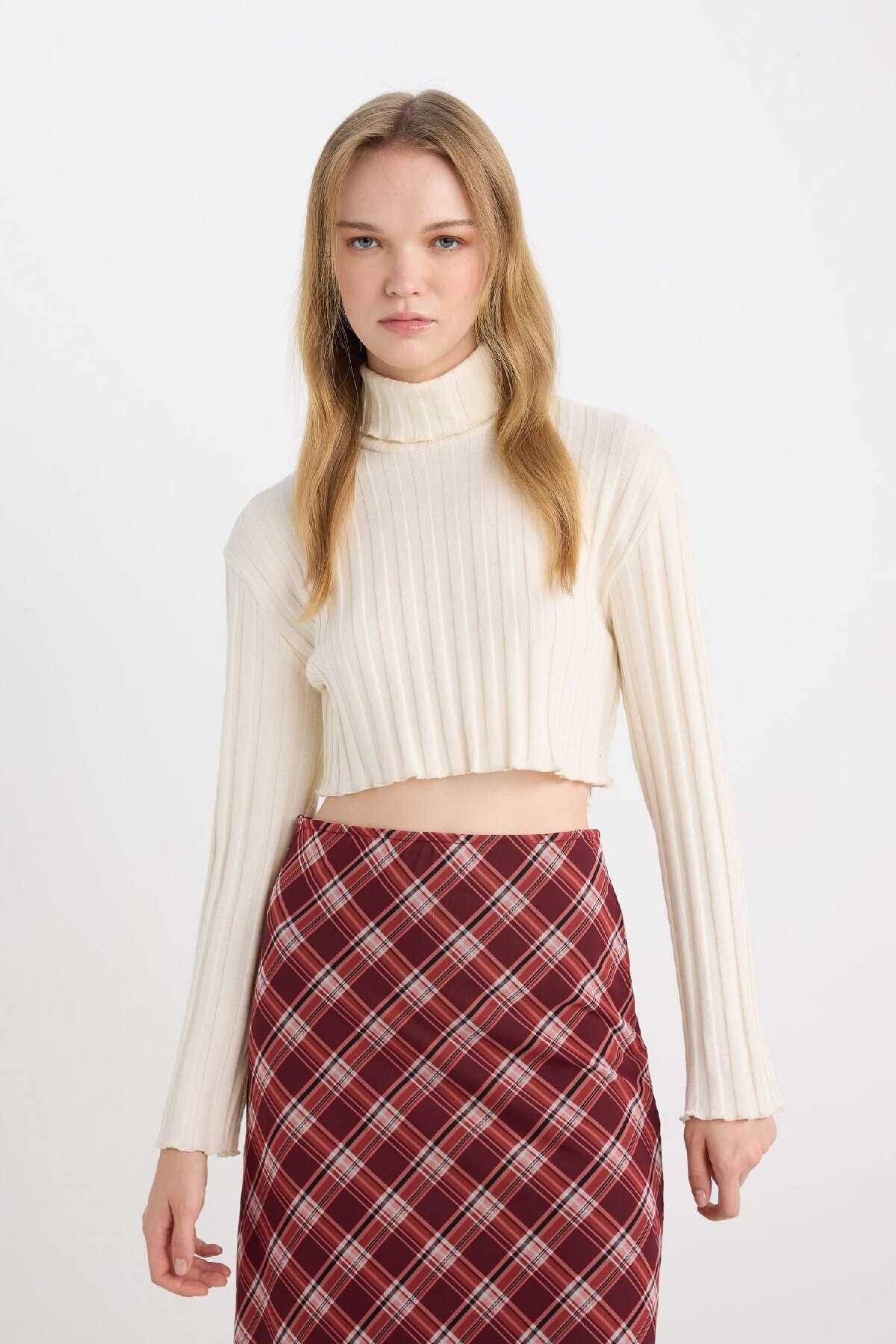 تیشرت آستین بلند یقه دار ساده مدل لباس مجلسی ساده E1673AX24WN