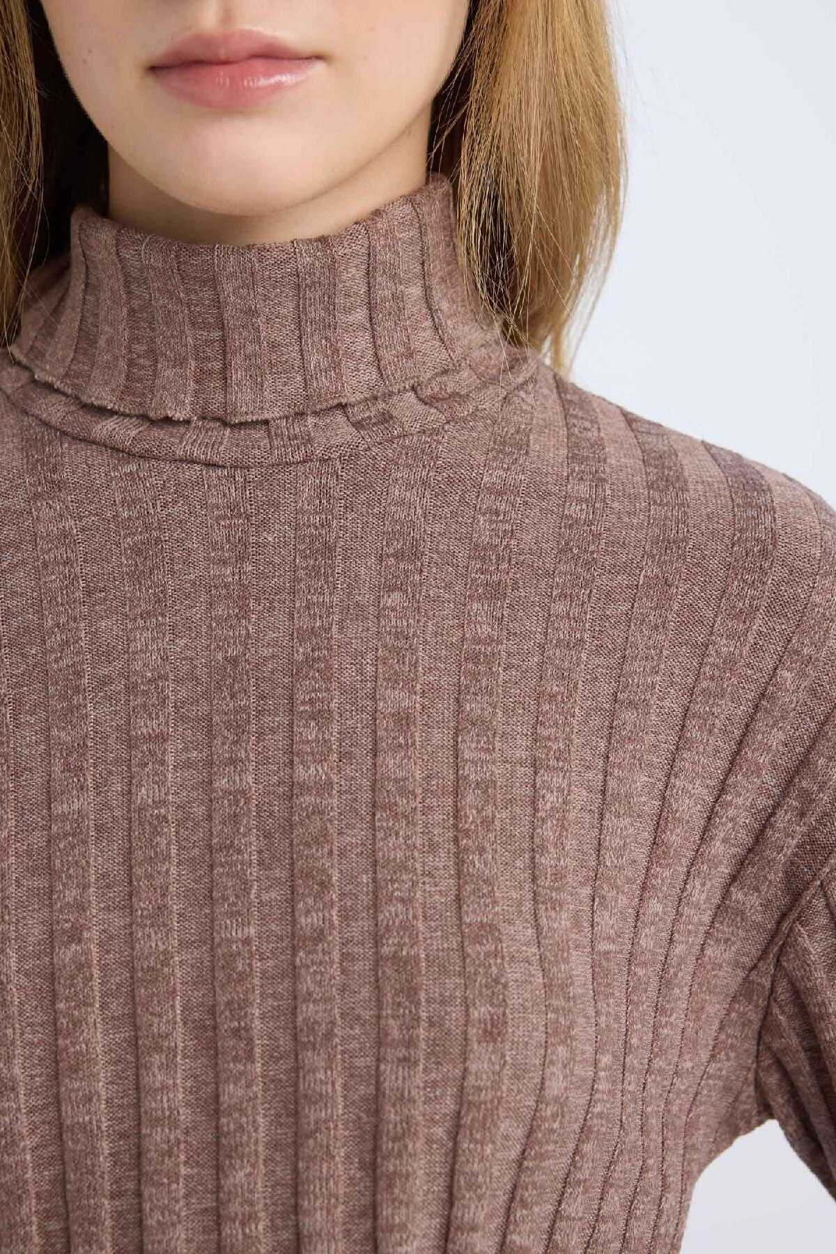 تیشرت آستین بلند یقه دار ساده مدل لباس مجلسی ساده E1673AX24WN