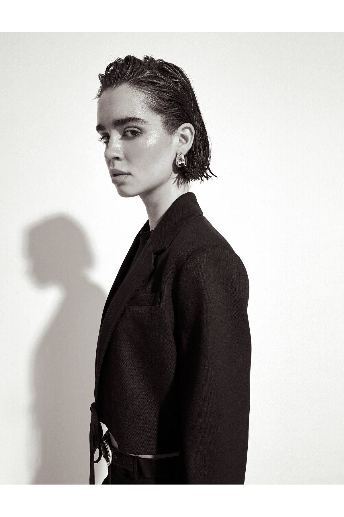 ژاکت برش با کراوات جلو و جزئیات جیب