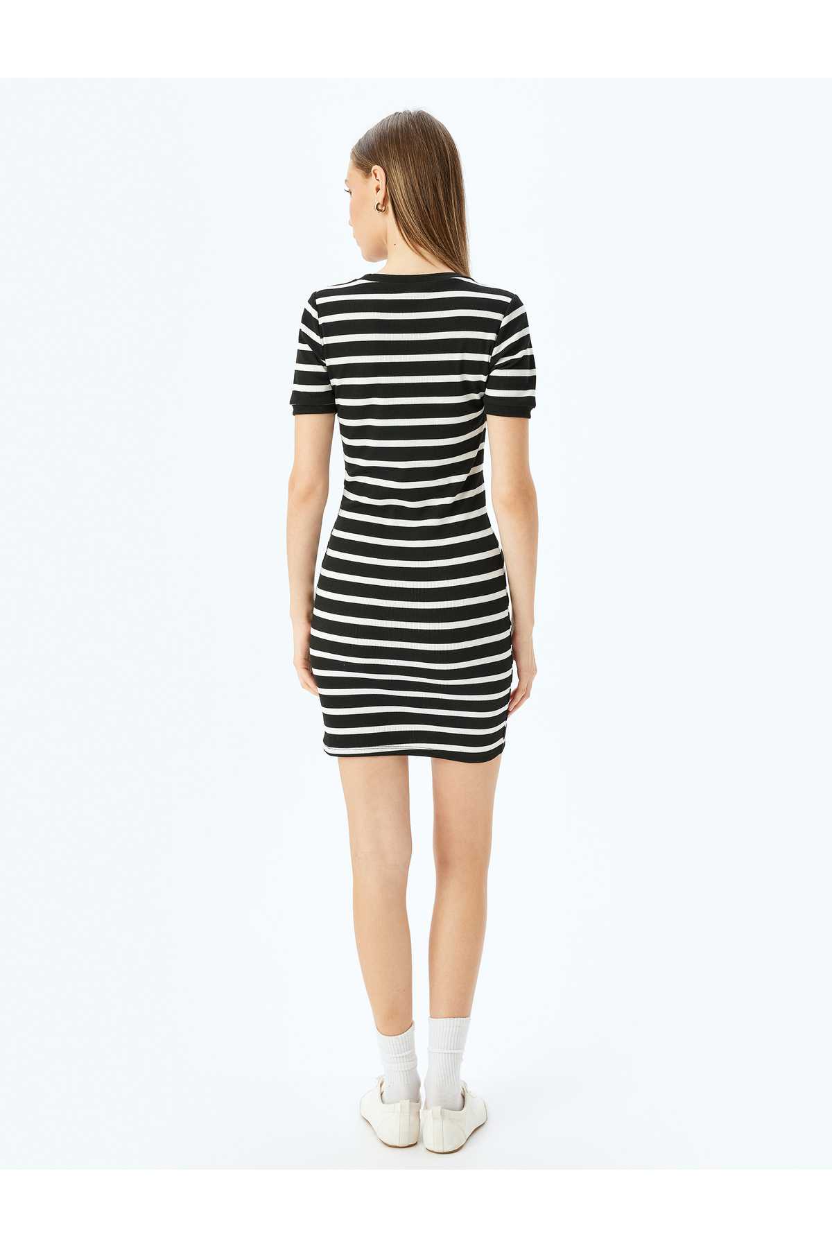 لباس مینی بادیکن آجدار آستین کوتاه یقه خدمه