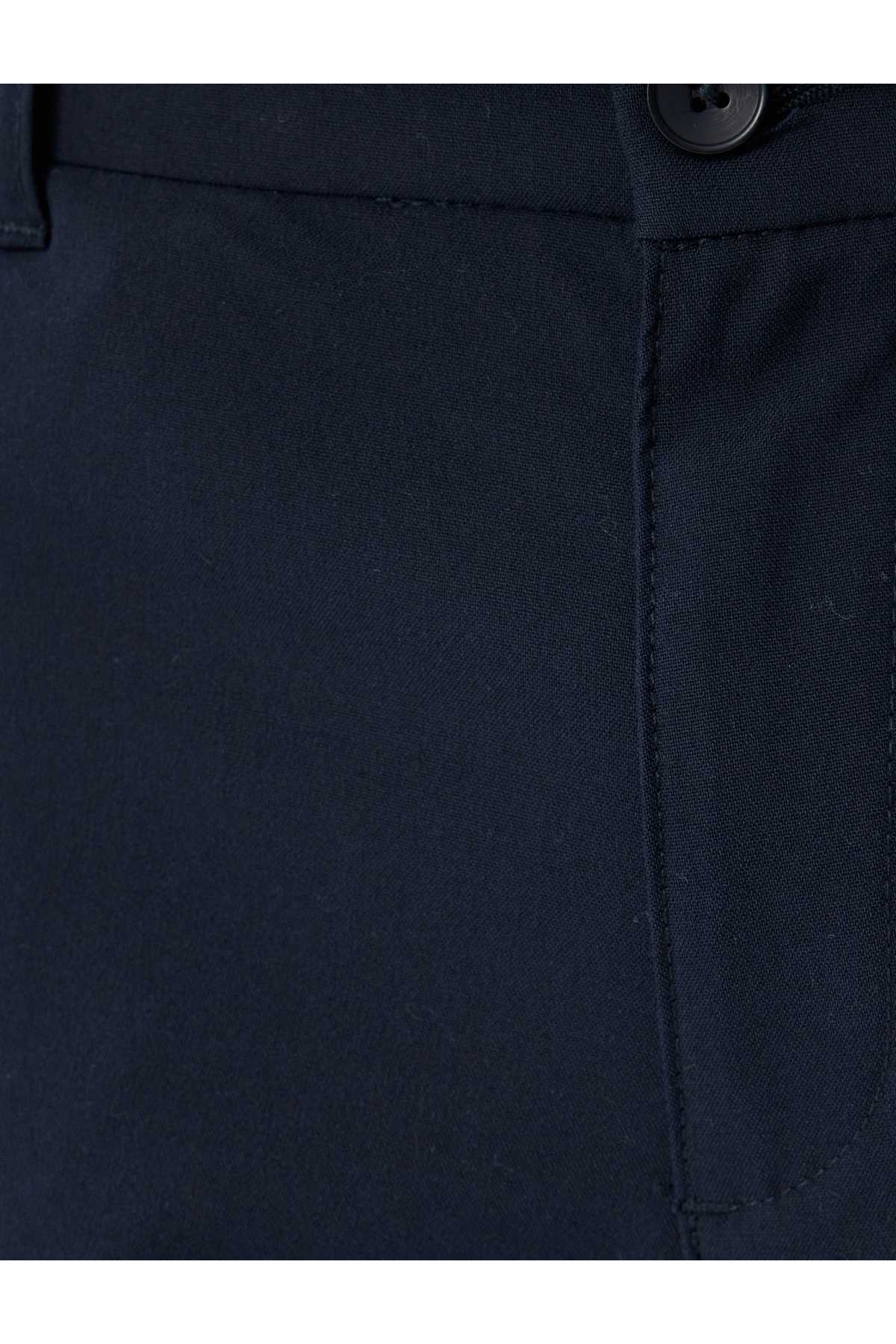 شلوار چینو با دکمه های منظم با جزئیات جیب