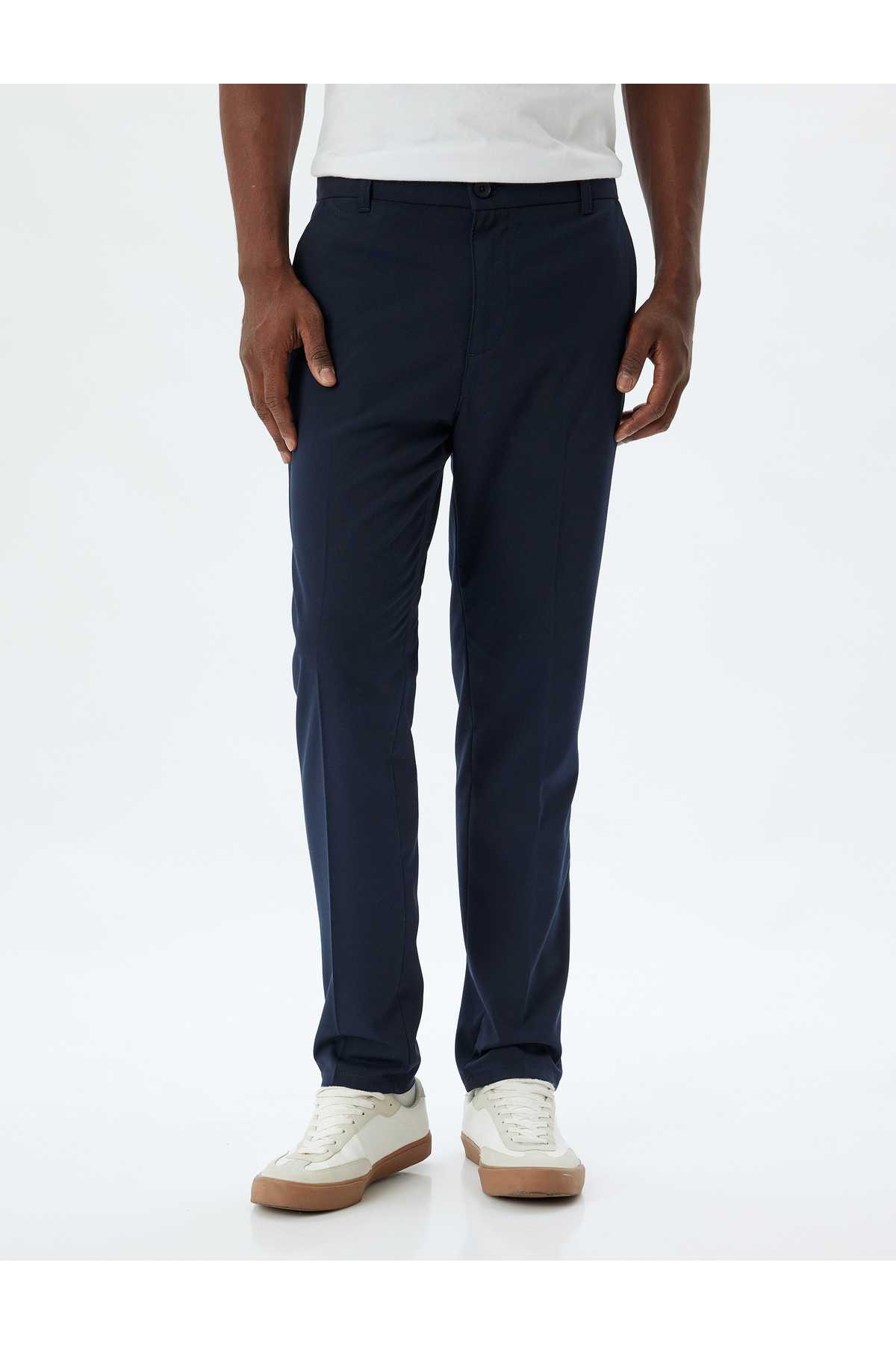 شلوار چینو با دکمه های منظم با جزئیات جیب