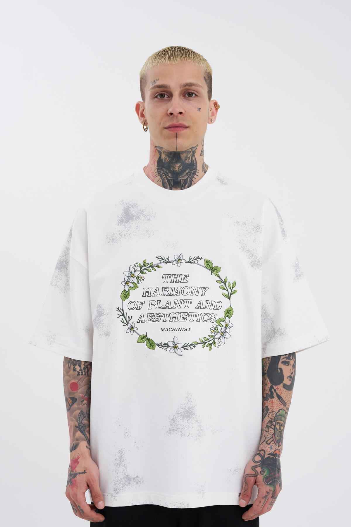 تیشرت مردانه گل های بزرگ آبی