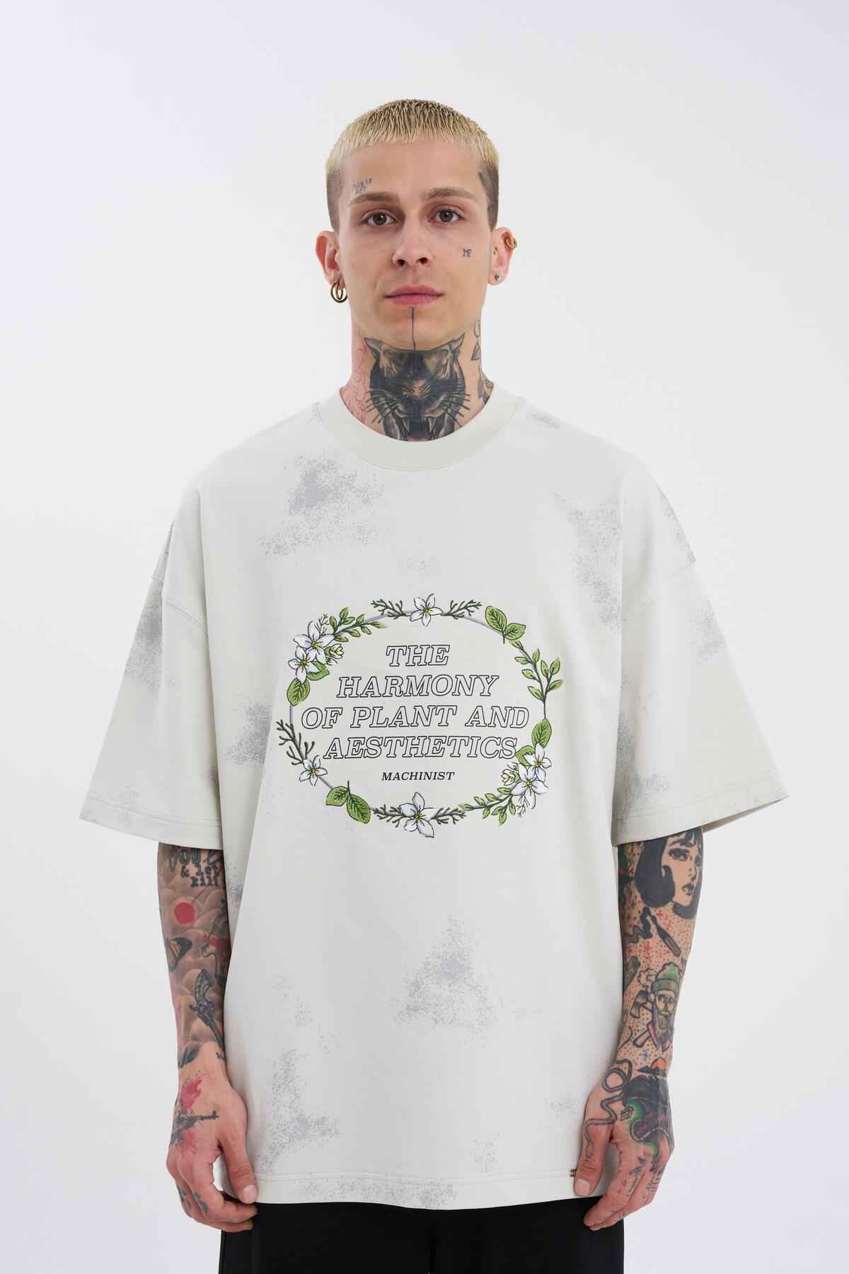 تیشرت مردانه گل های بزرگ آبی