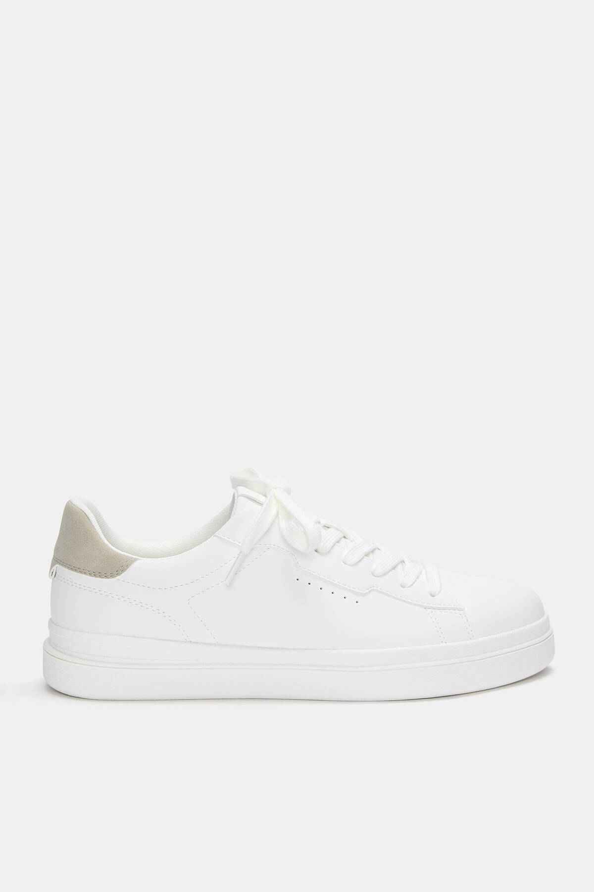 کفش های کتانی معمولی